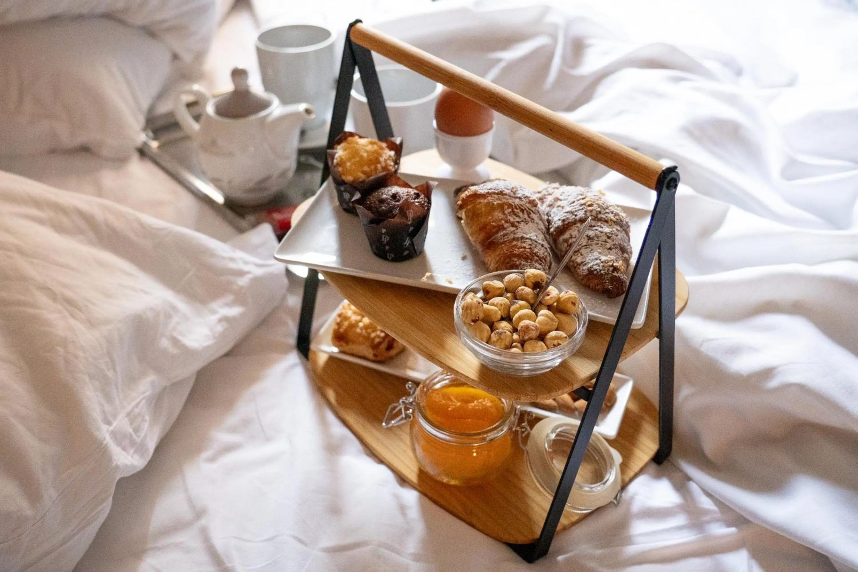 Breakfast, Bed in Hotel Victoria
