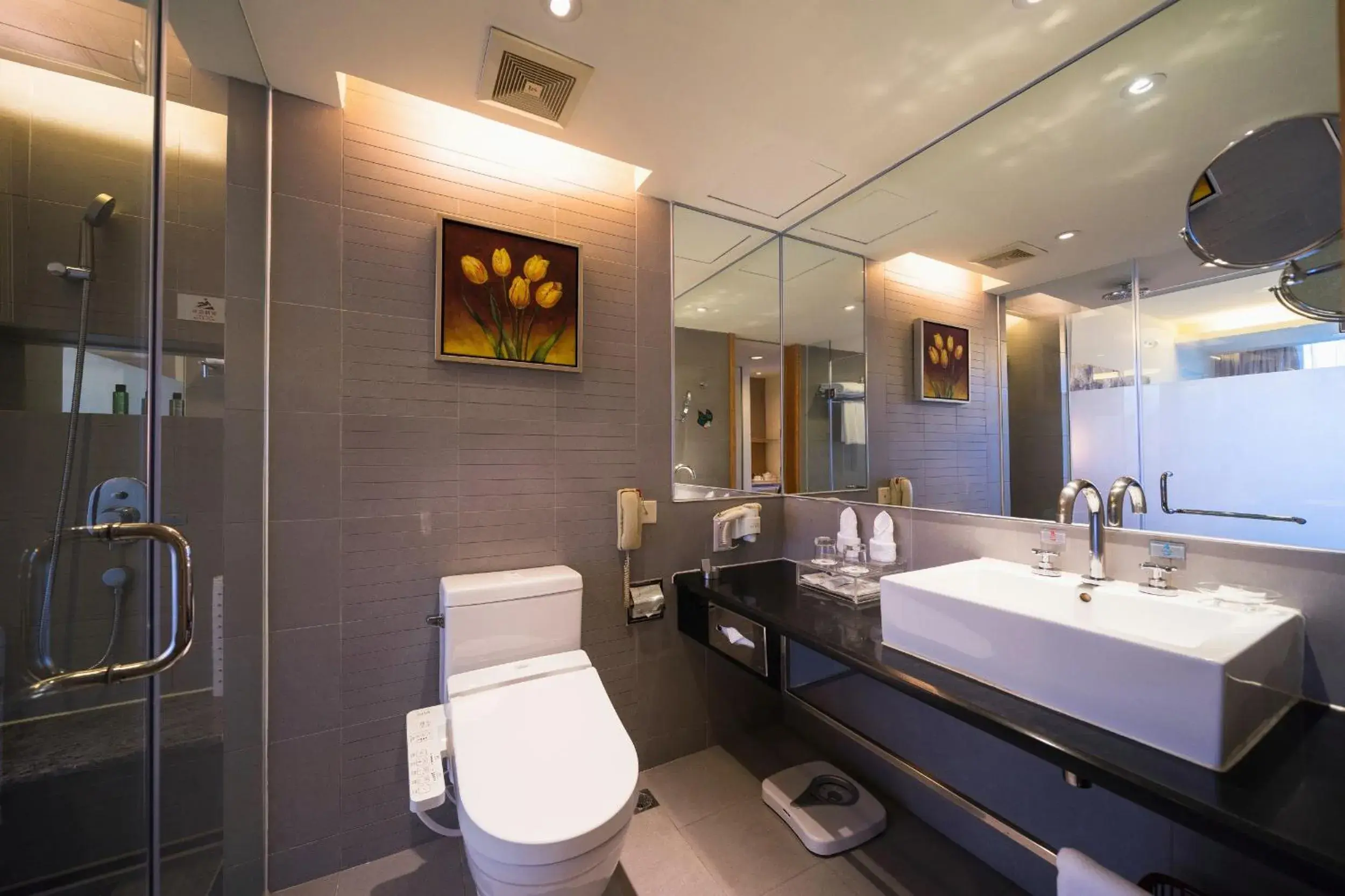 Business Double Room with Gym Access in Shenzhen Longgang Rivan Hotel Business Double Room with Gym Access in Shenzhen Longgang Rivan Hotel