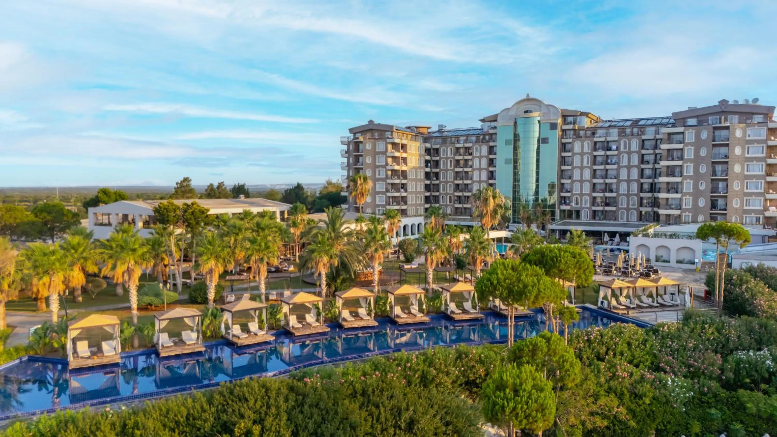 Swimming pool in LAUR HOTELS Experience & Elegance