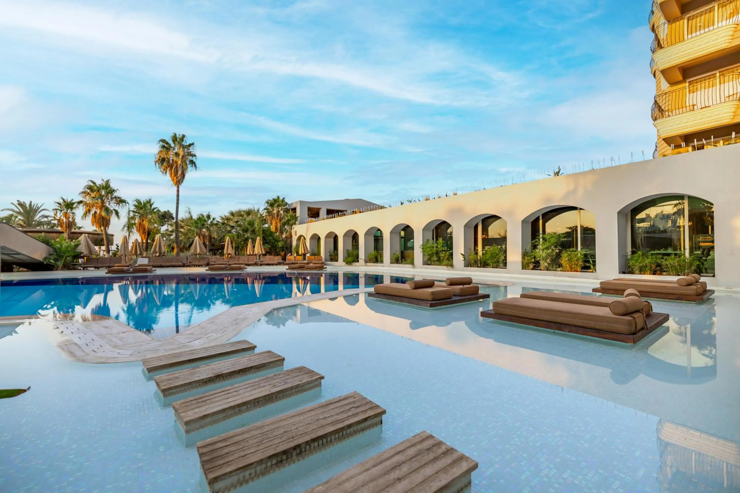 Swimming pool in LAUR HOTELS Experience & Elegance