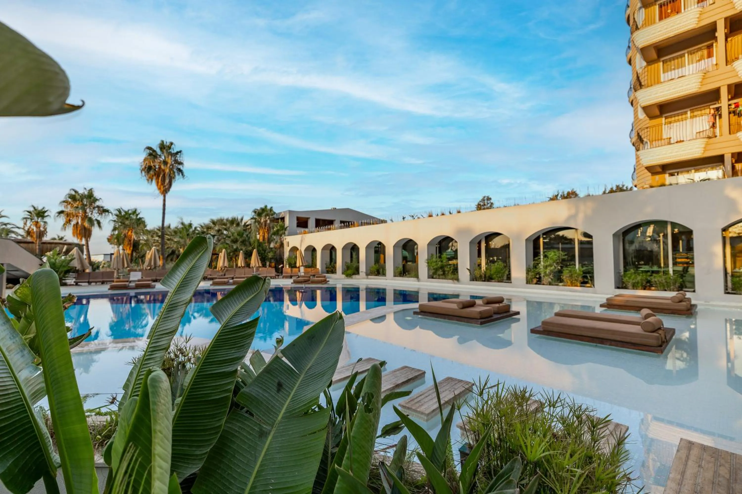 Swimming pool in LAUR HOTELS Experience & Elegance