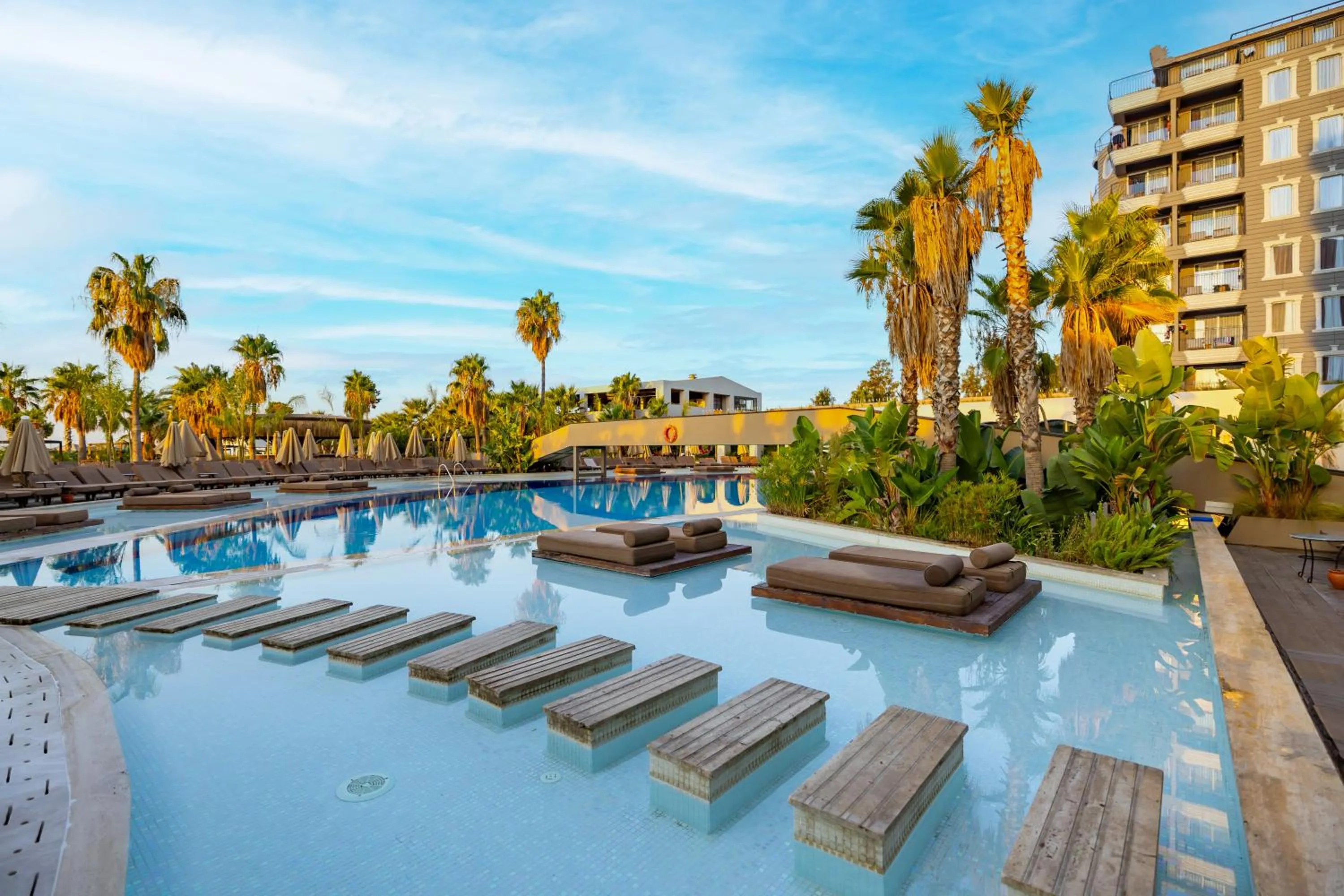 Swimming pool in LAUR HOTELS Experience & Elegance