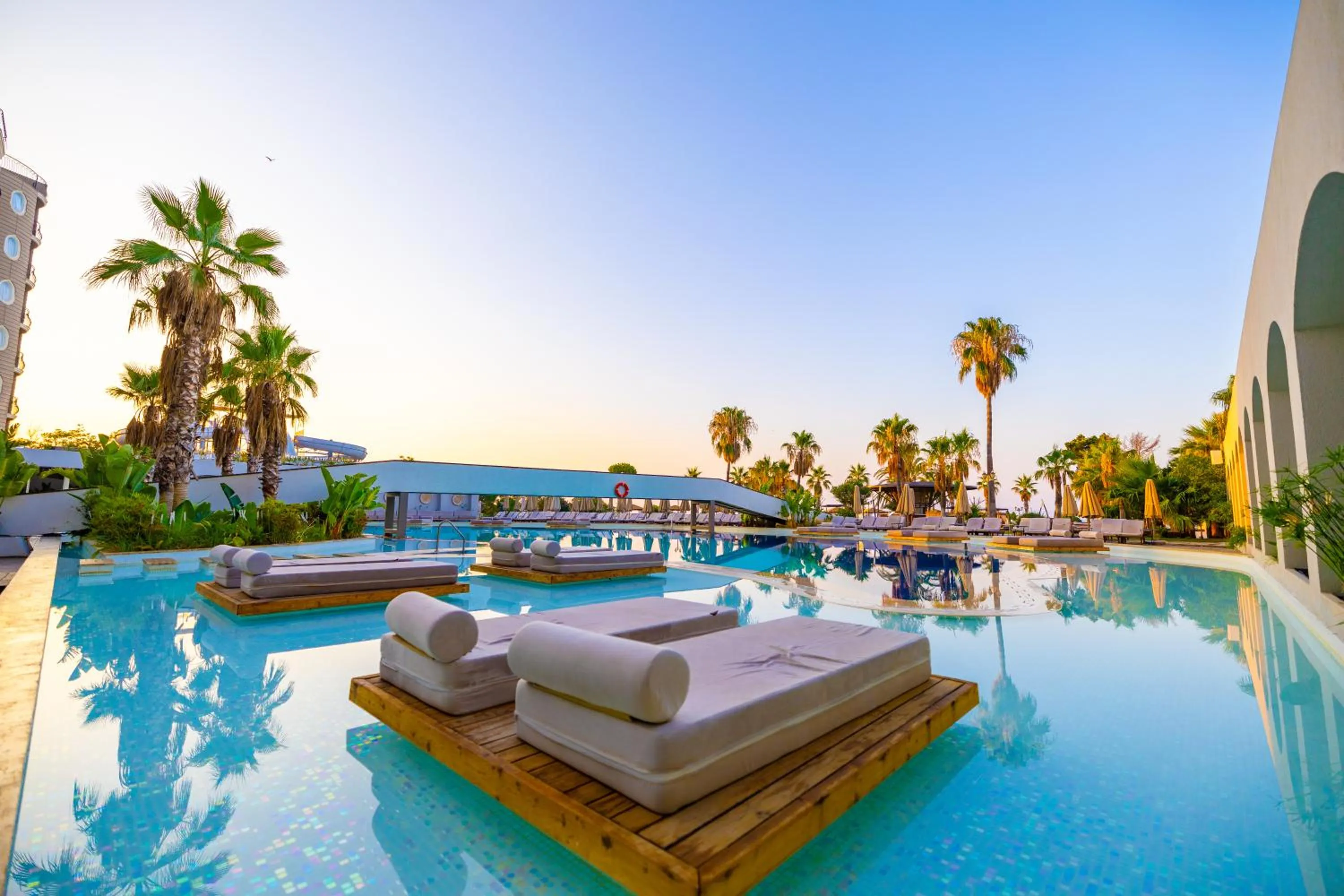 Swimming pool in LAUR HOTELS Experience & Elegance