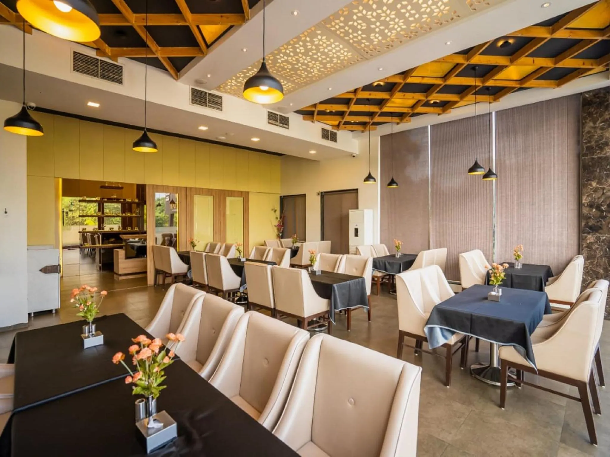 Restaurant/places to eat in V Star