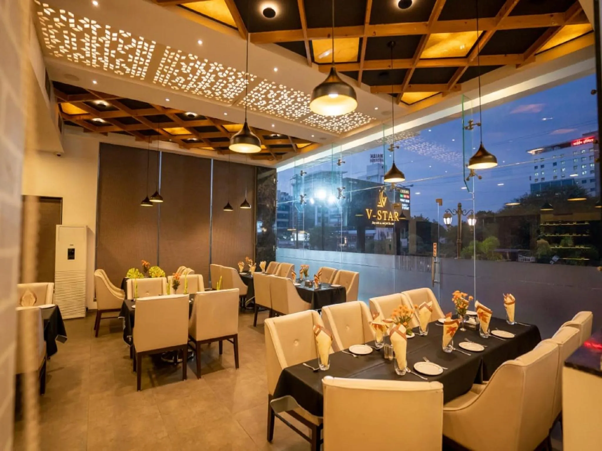 Restaurant/places to eat in V Star