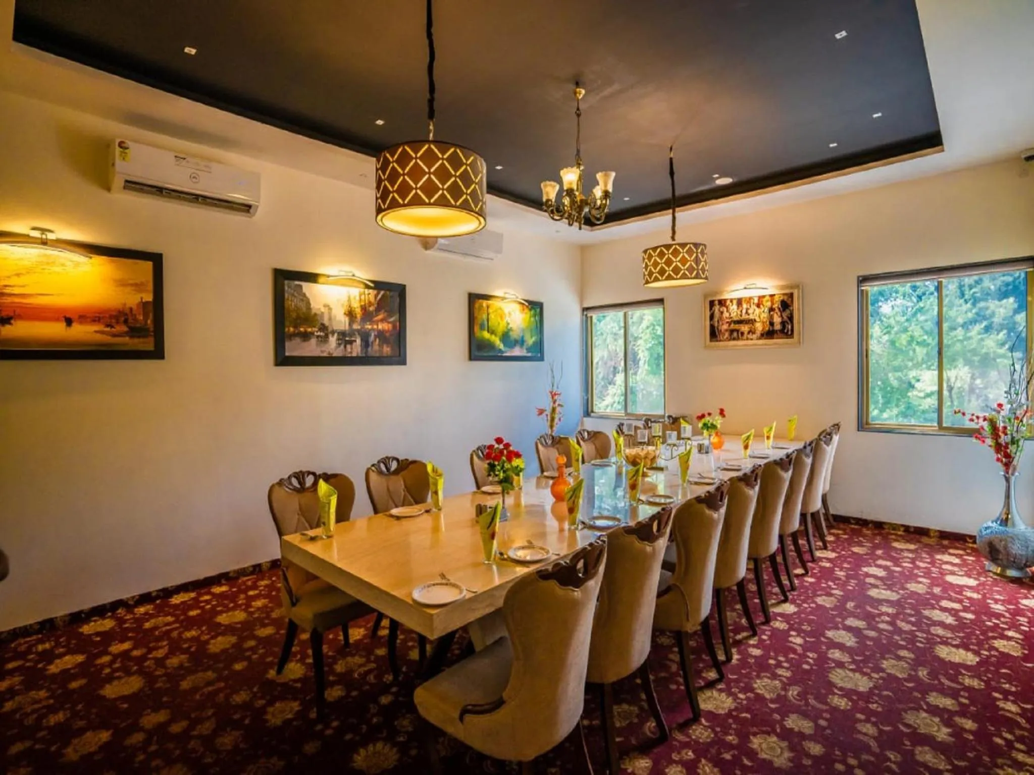 Business facilities in V Star