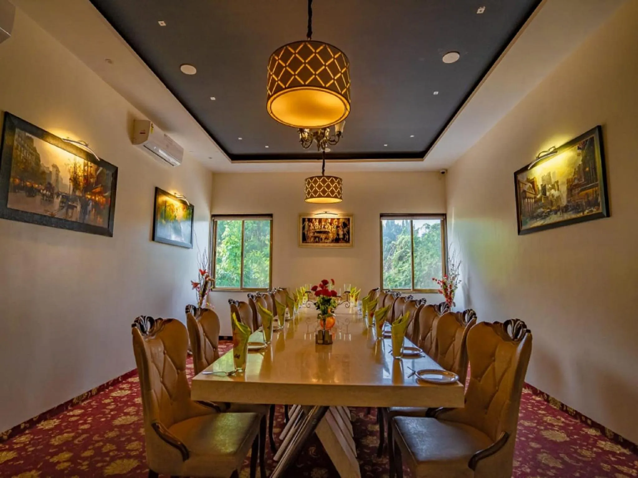 Business facilities in V Star