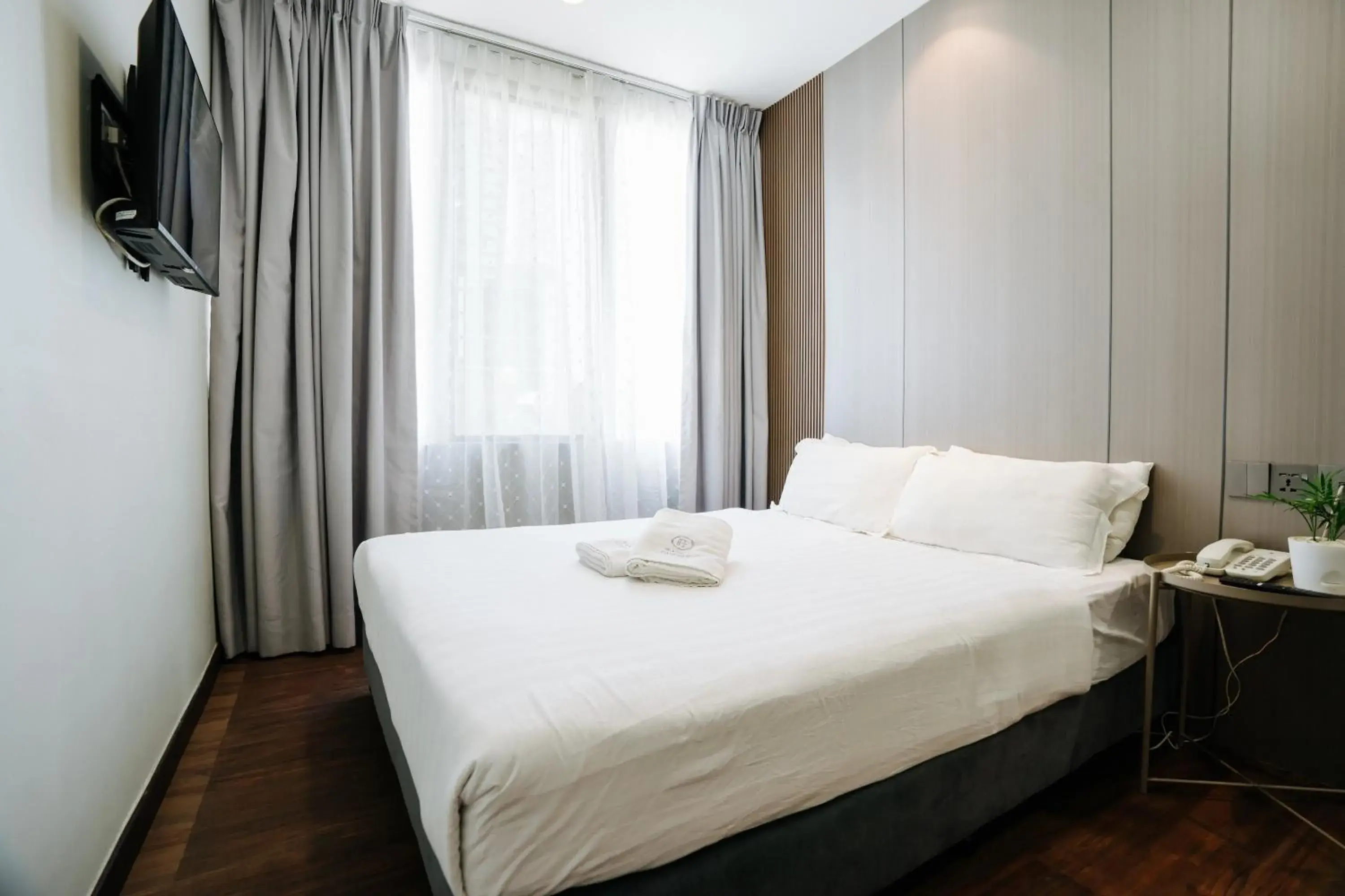 Deluxe Queen Room in Wangs Hotel Gurney Drive Deluxe Queen Room in Wangs Hotel Gurney Drive