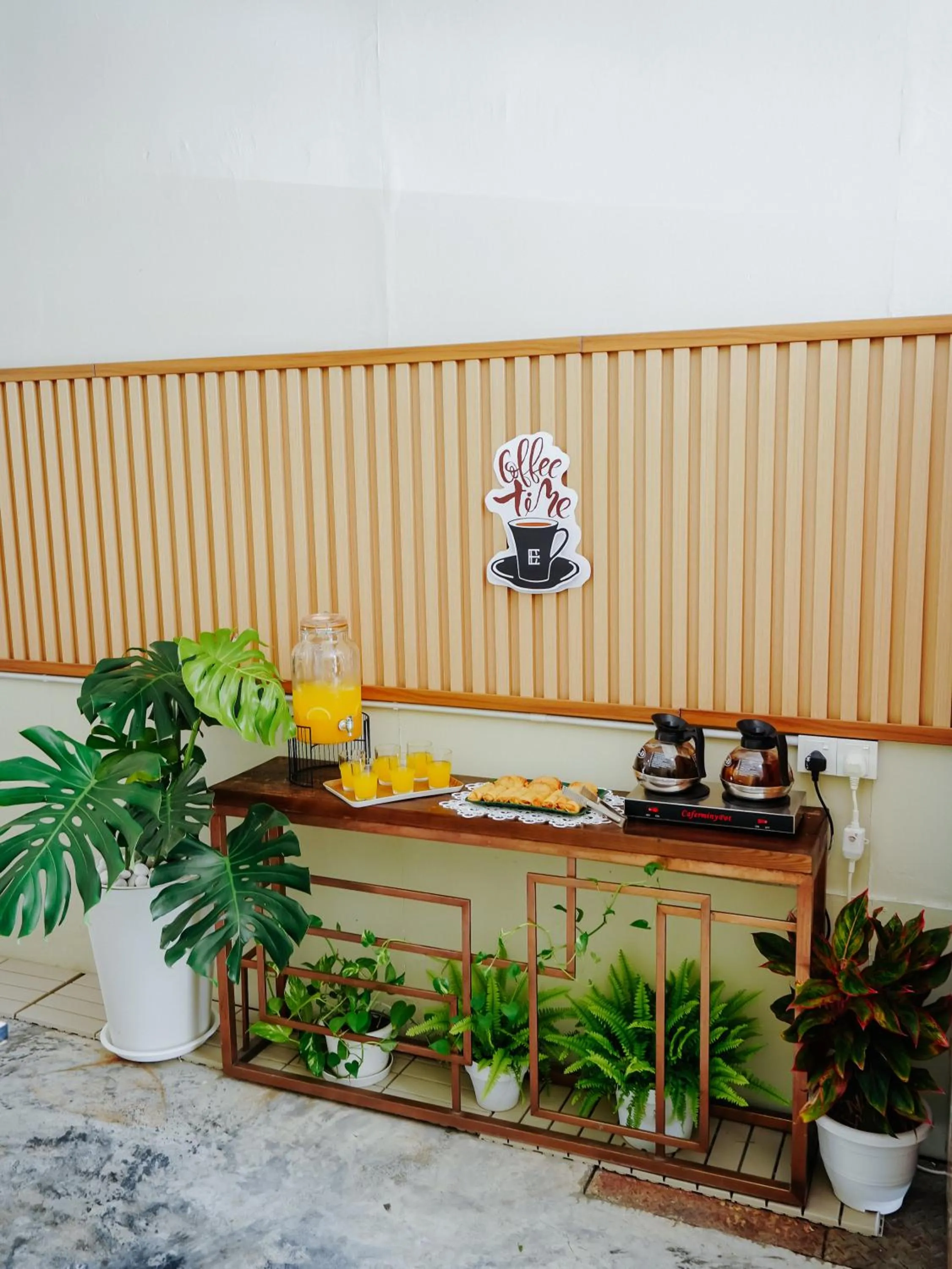 Food and drinks in Wangs Hotel Gurney Drive