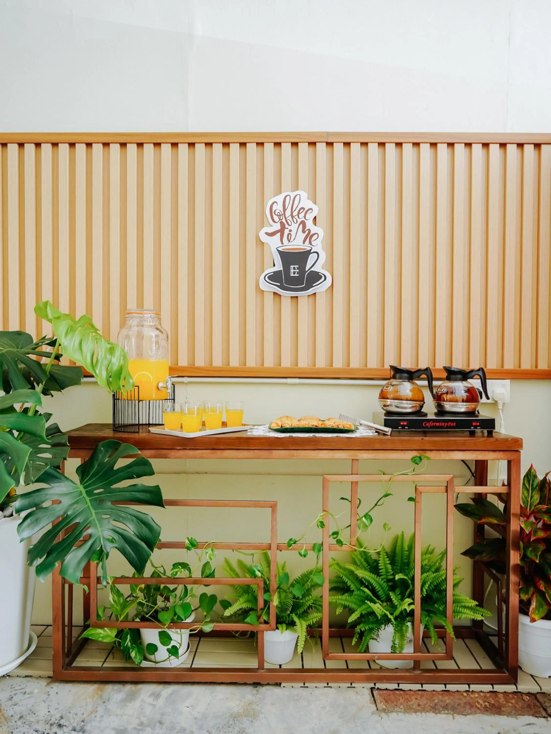 Food and drinks in Wangs Hotel Gurney Drive