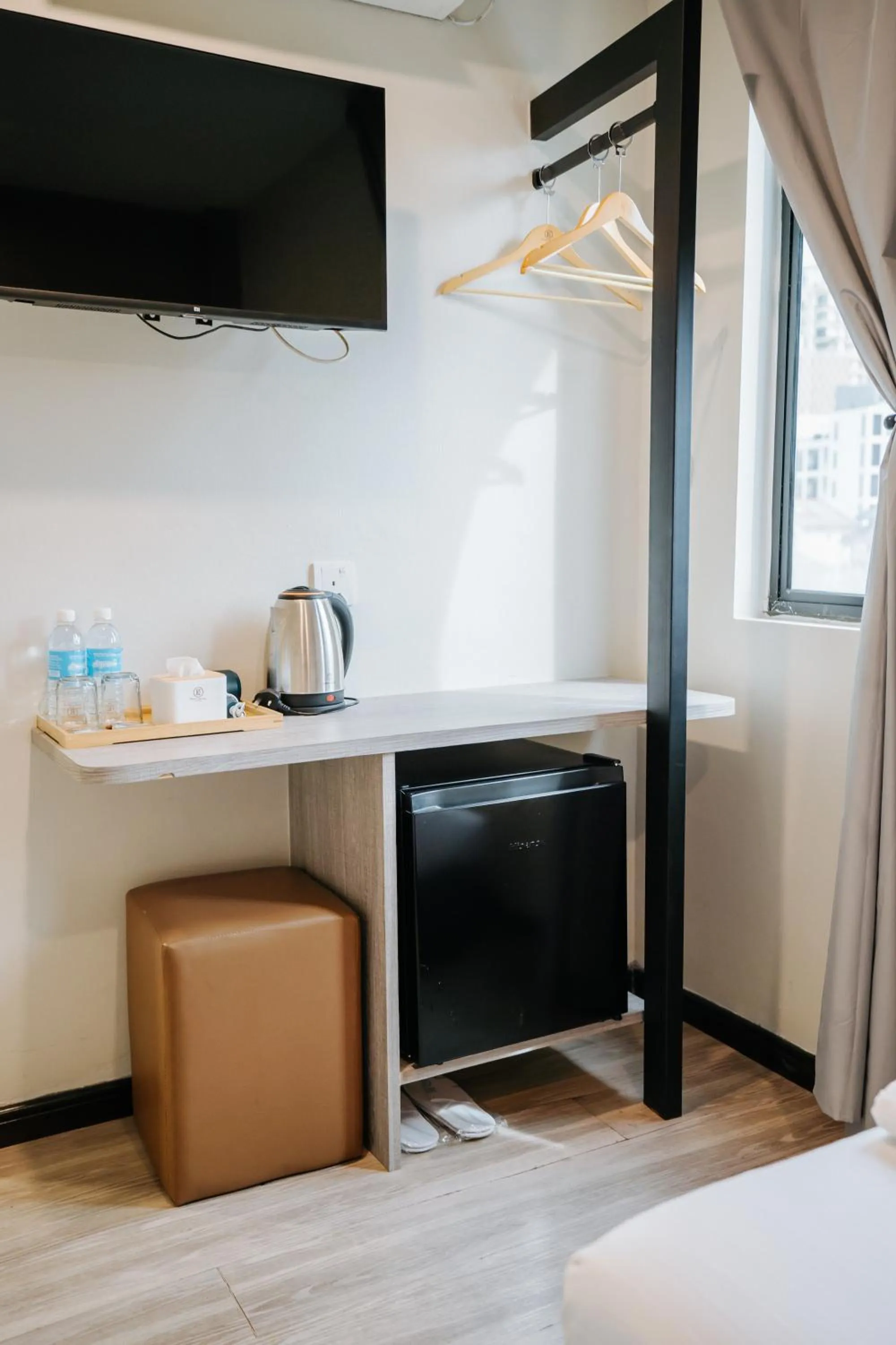 TV and multimedia, Bed in Wangs Hotel Gurney Drive