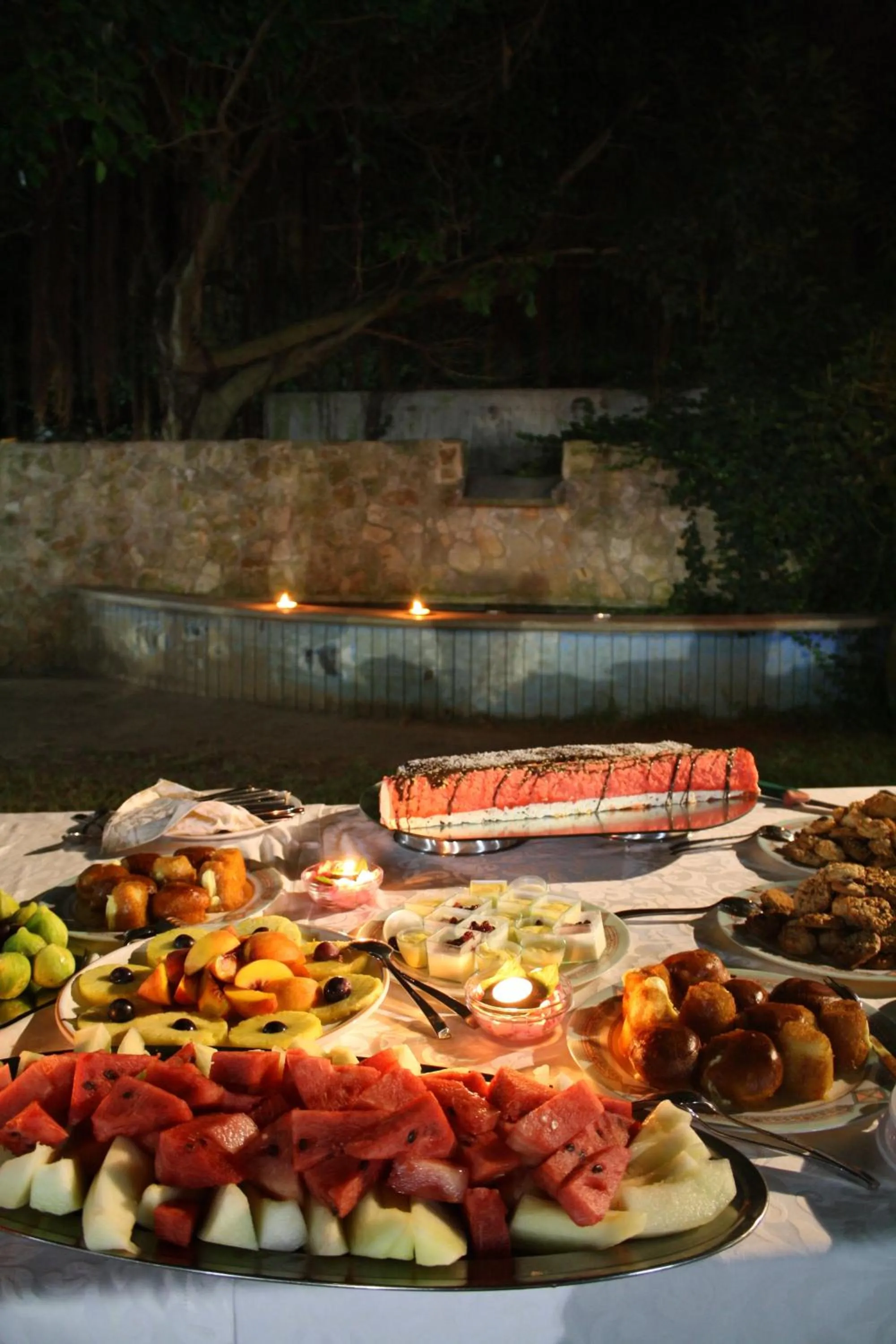 Restaurant/places to eat in Hotel Club Astor