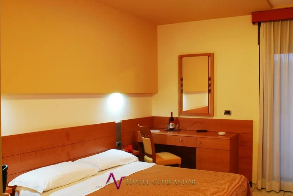 Bed in Hotel Club Astor