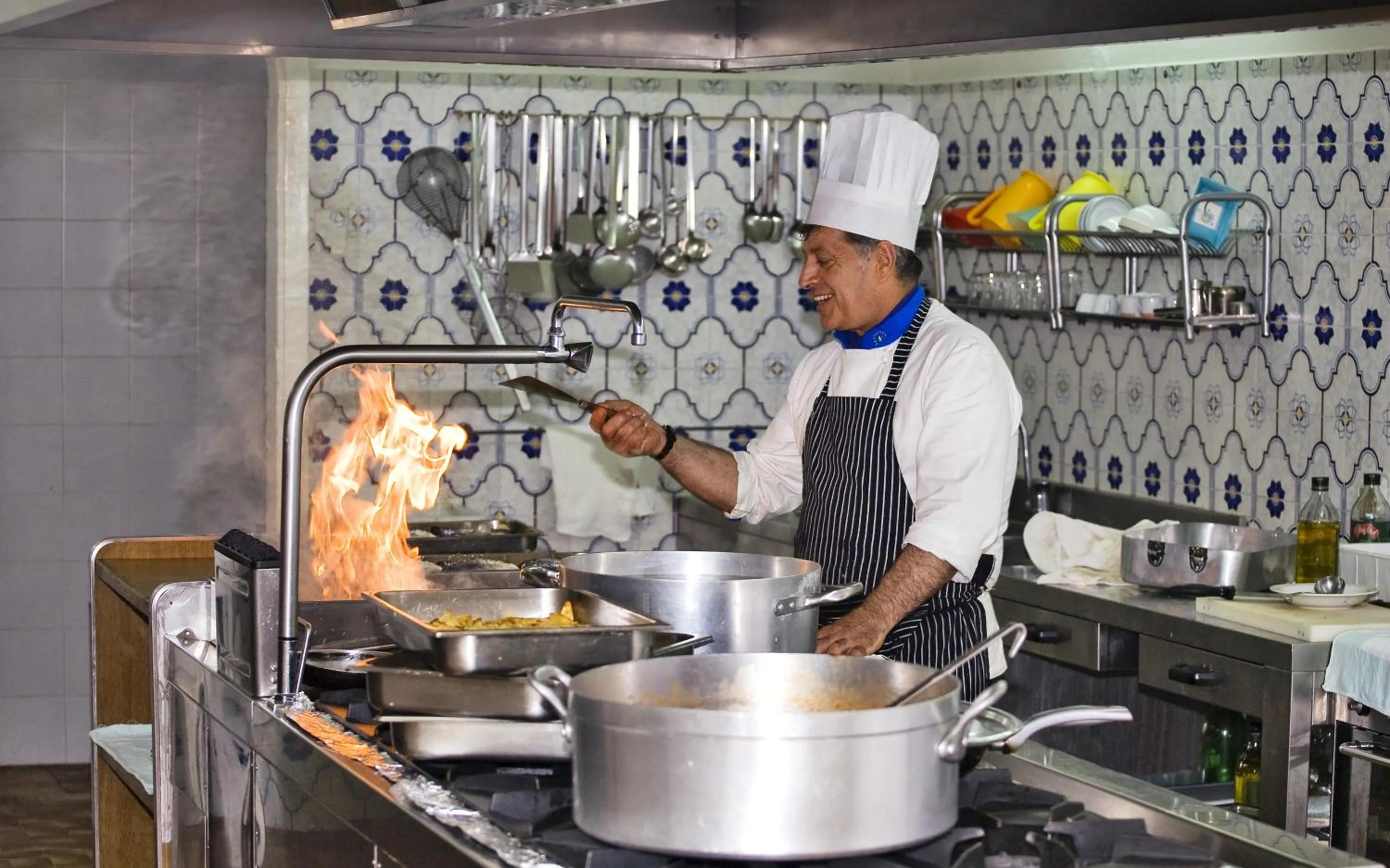 Meals in Hotel Vittorio Beach Resort