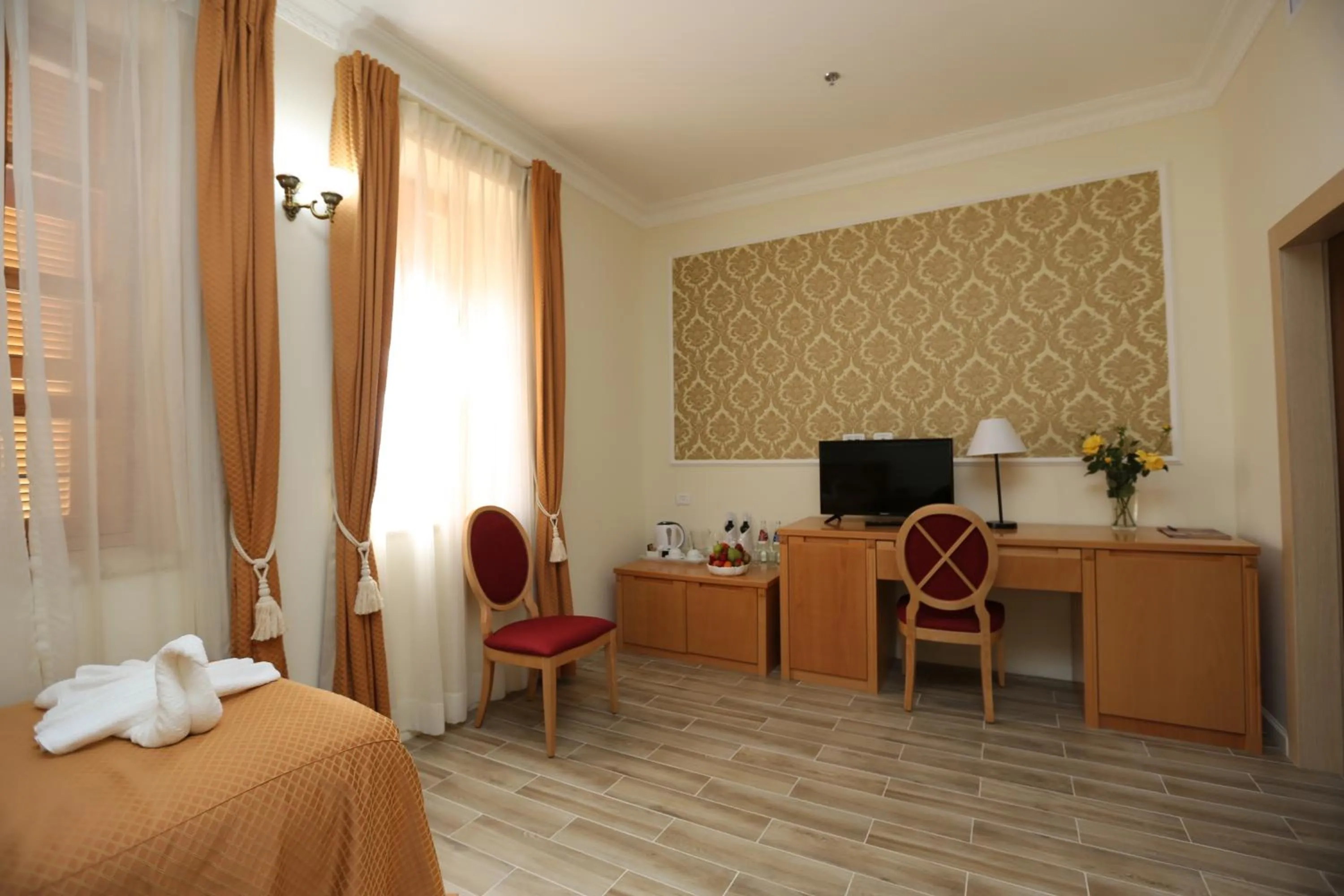 TV and multimedia, Bed in Sergei Palace Hotel