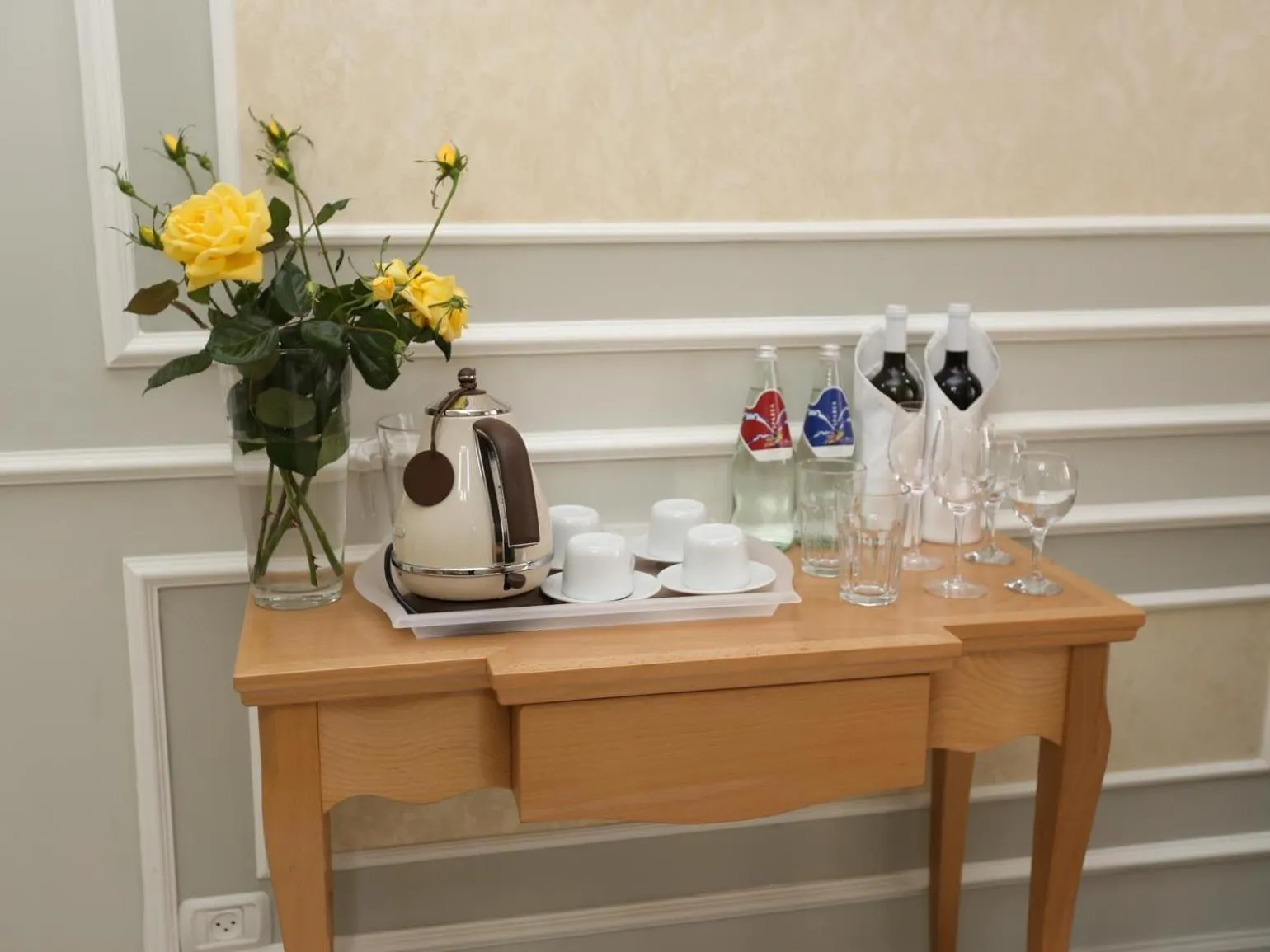 Coffee/tea facilities in Sergei Palace Hotel