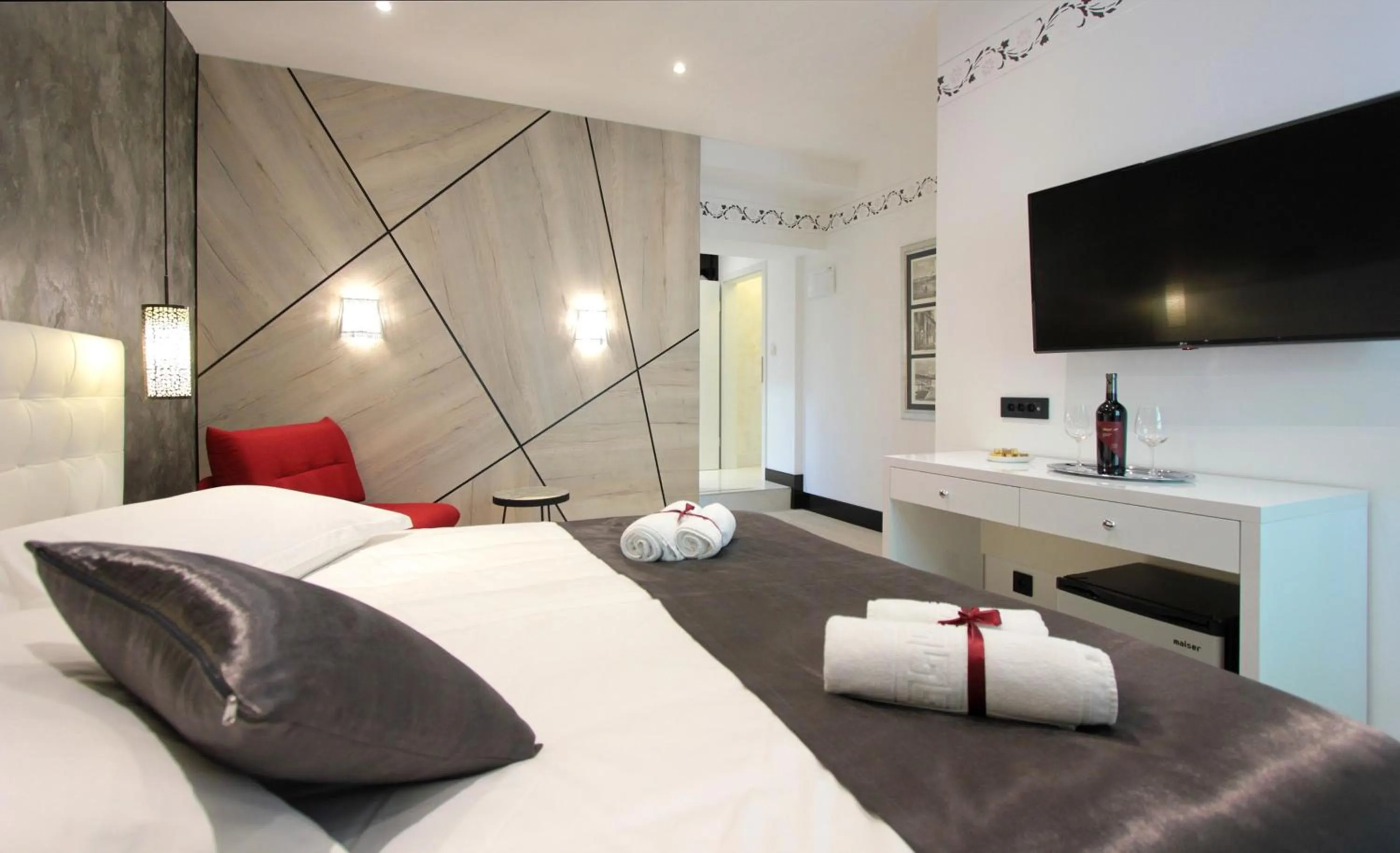 Bedroom, Bed in Well Of Life Luxury Rooms