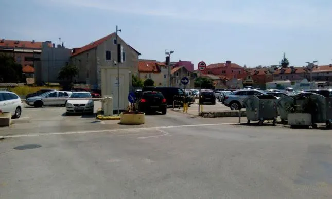 Parking in Well Of Life Luxury Rooms