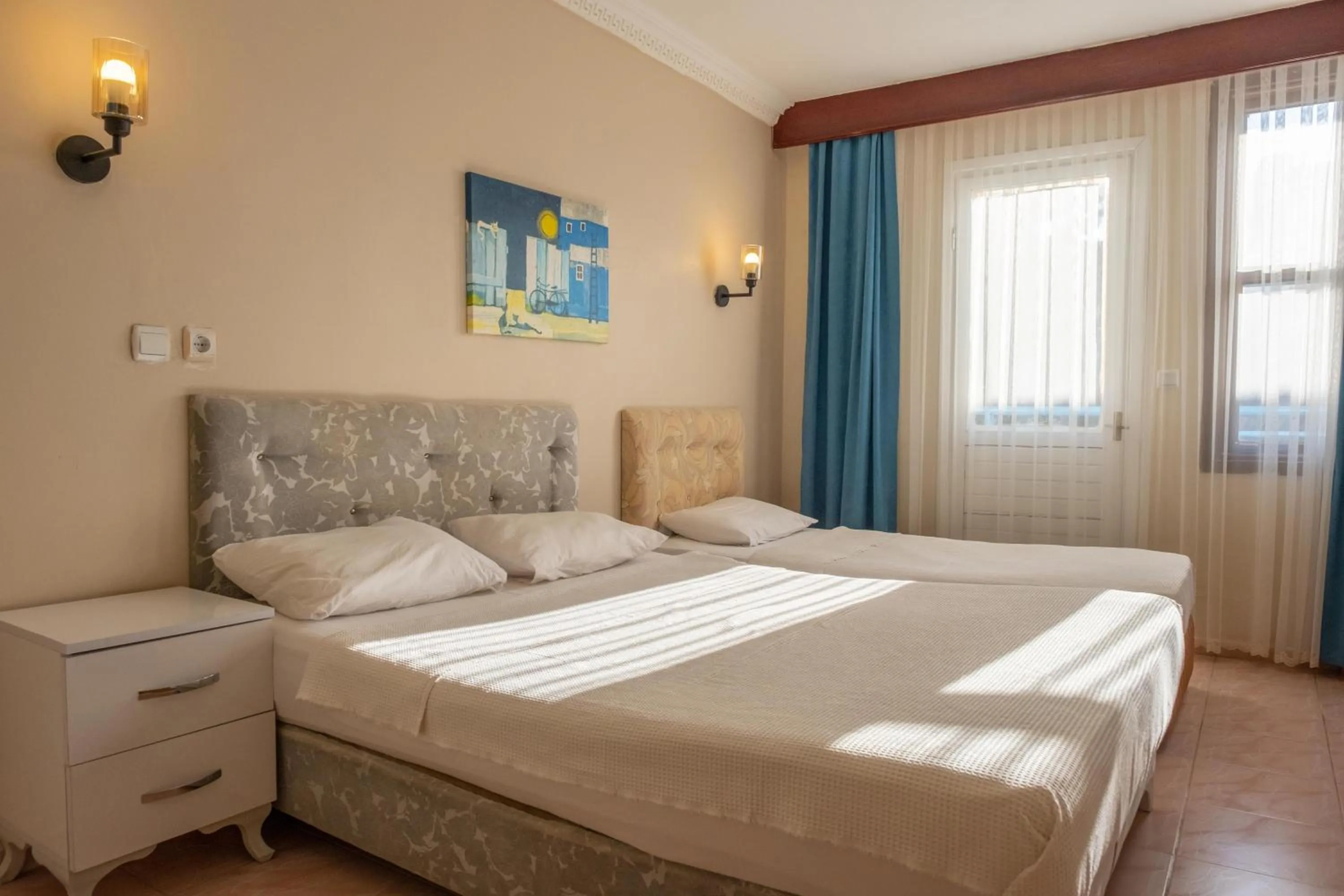 Photo of the whole room, Bed in Arden Hotel