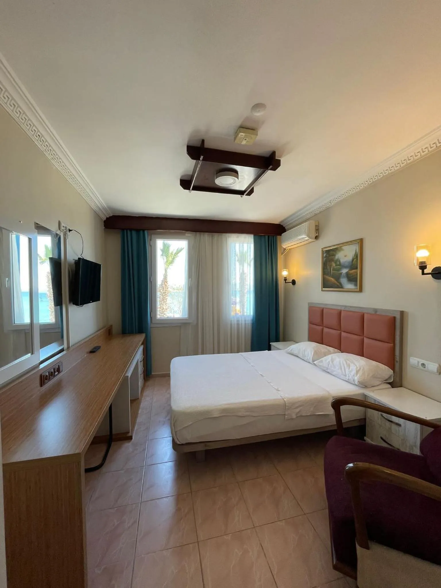 Photo of the whole room, Bed in Arden Hotel