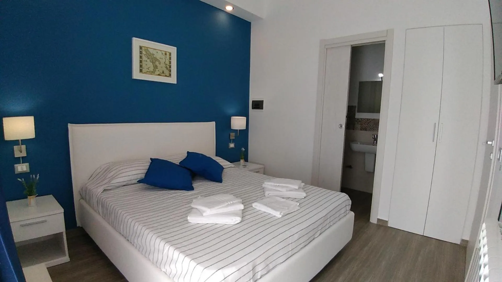 Photo of the whole room, Bed in Le Due Sicilie B&B