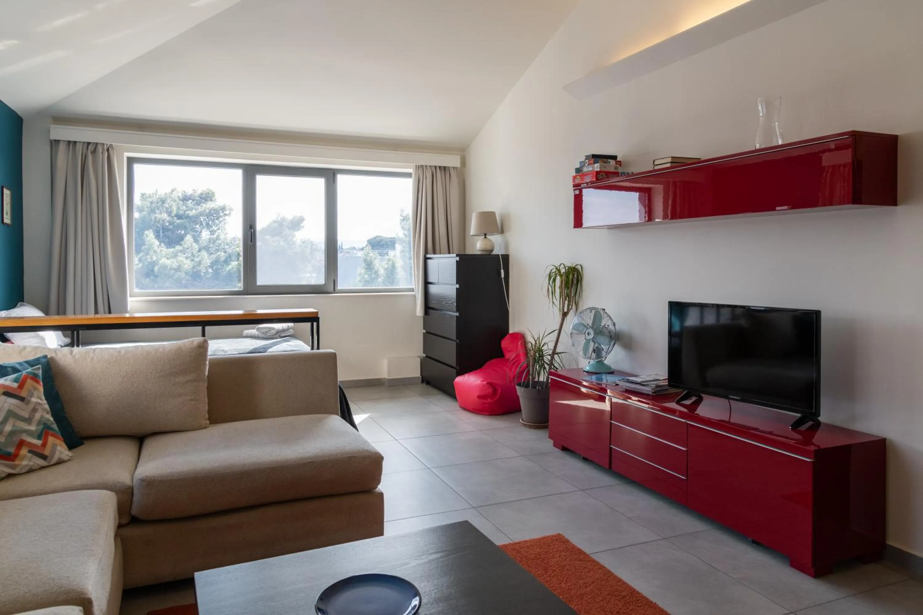 TV and multimedia in CHROMA Lodge Pikermi