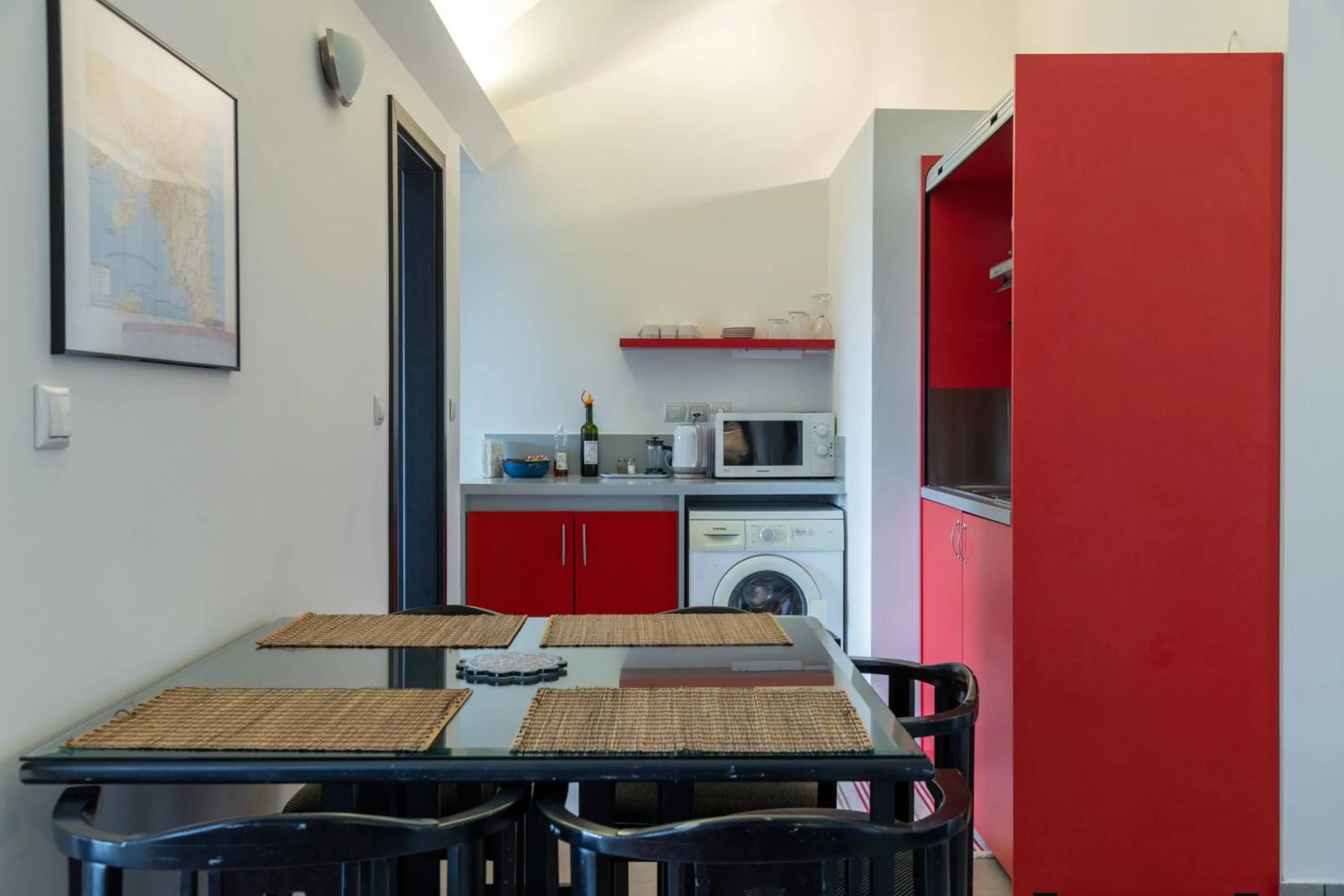 Kitchen or kitchenette in CHROMA Lodge Pikermi