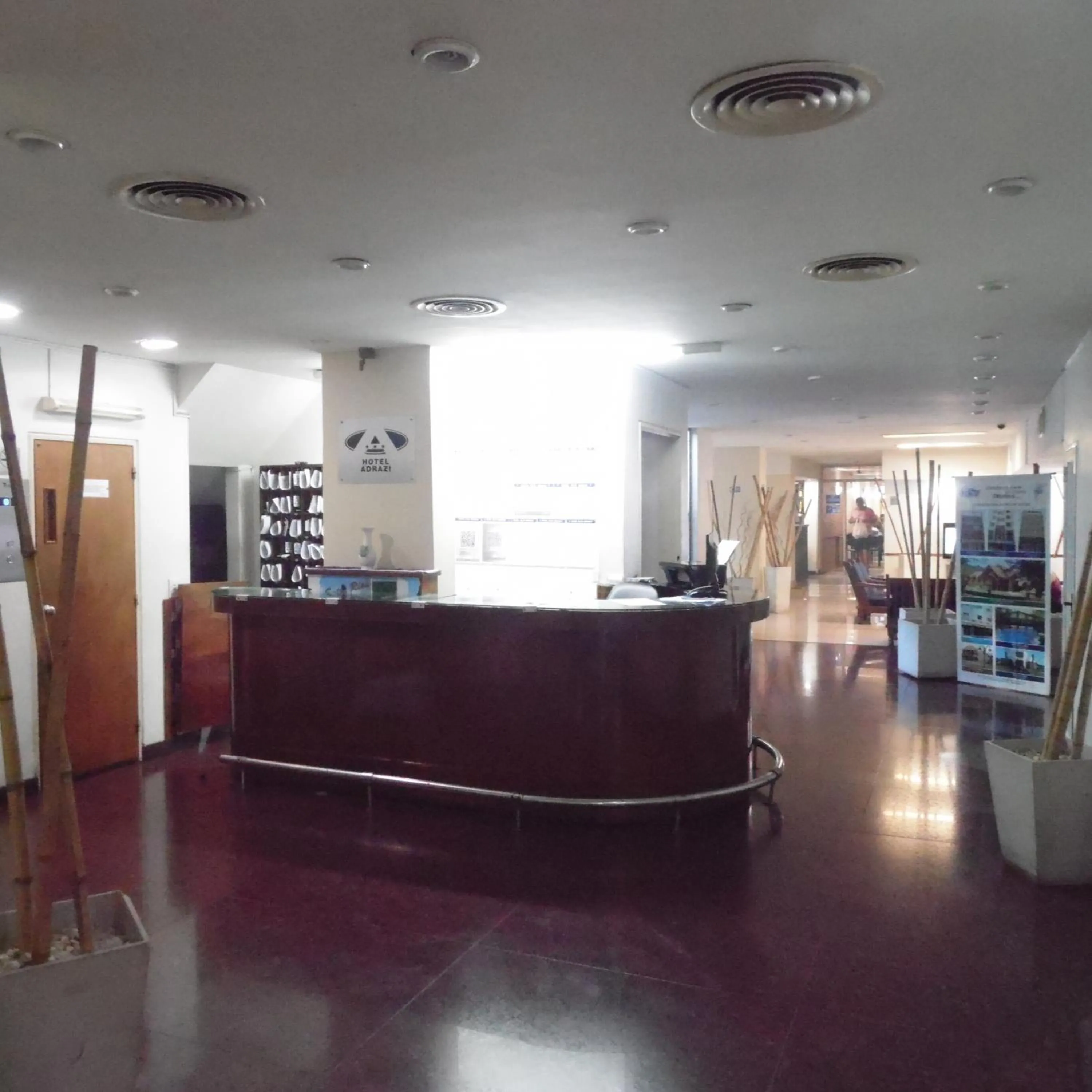 Lobby or reception in Adrazi Internacional