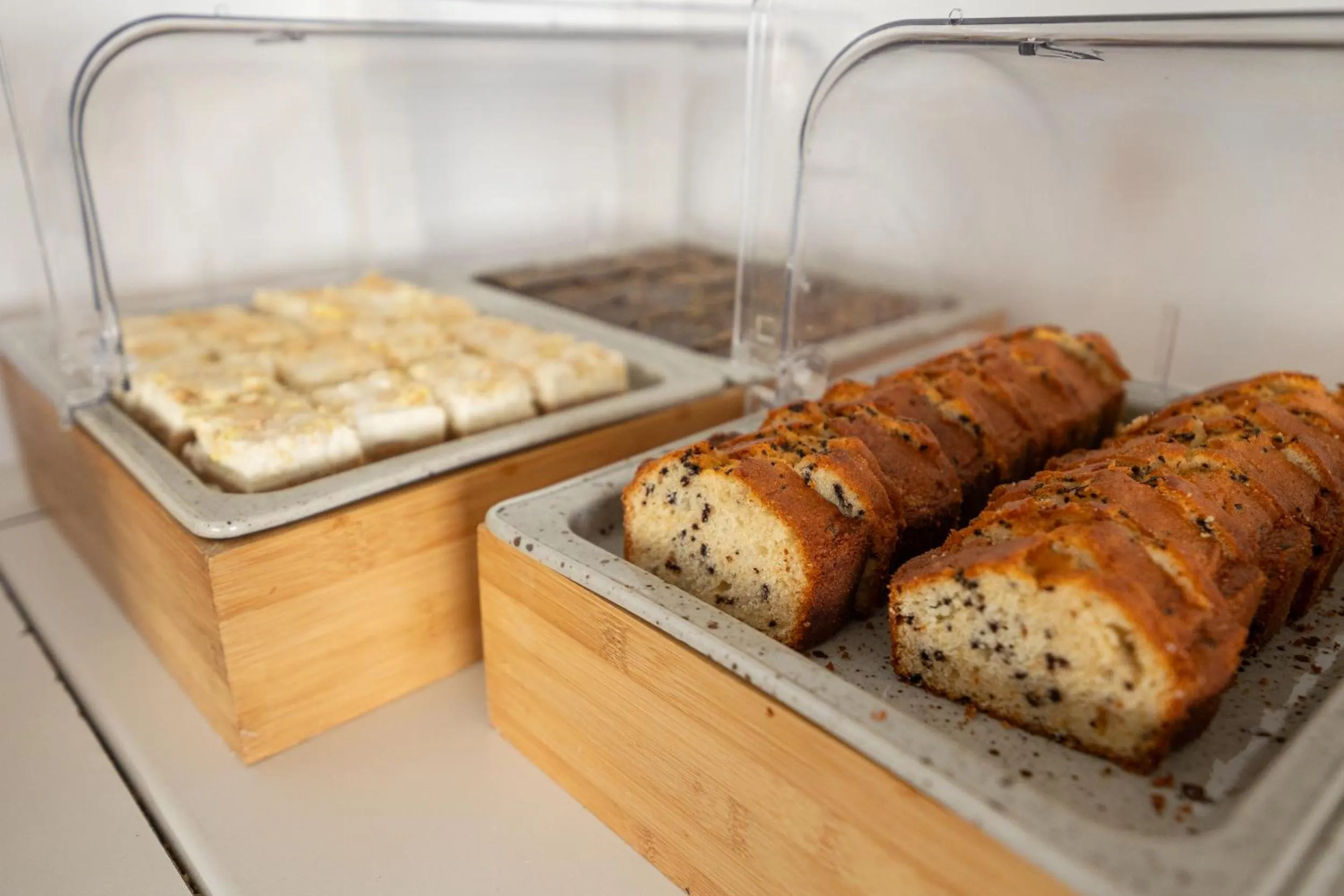 Restaurant/places to eat in Oasis Beach Hotel