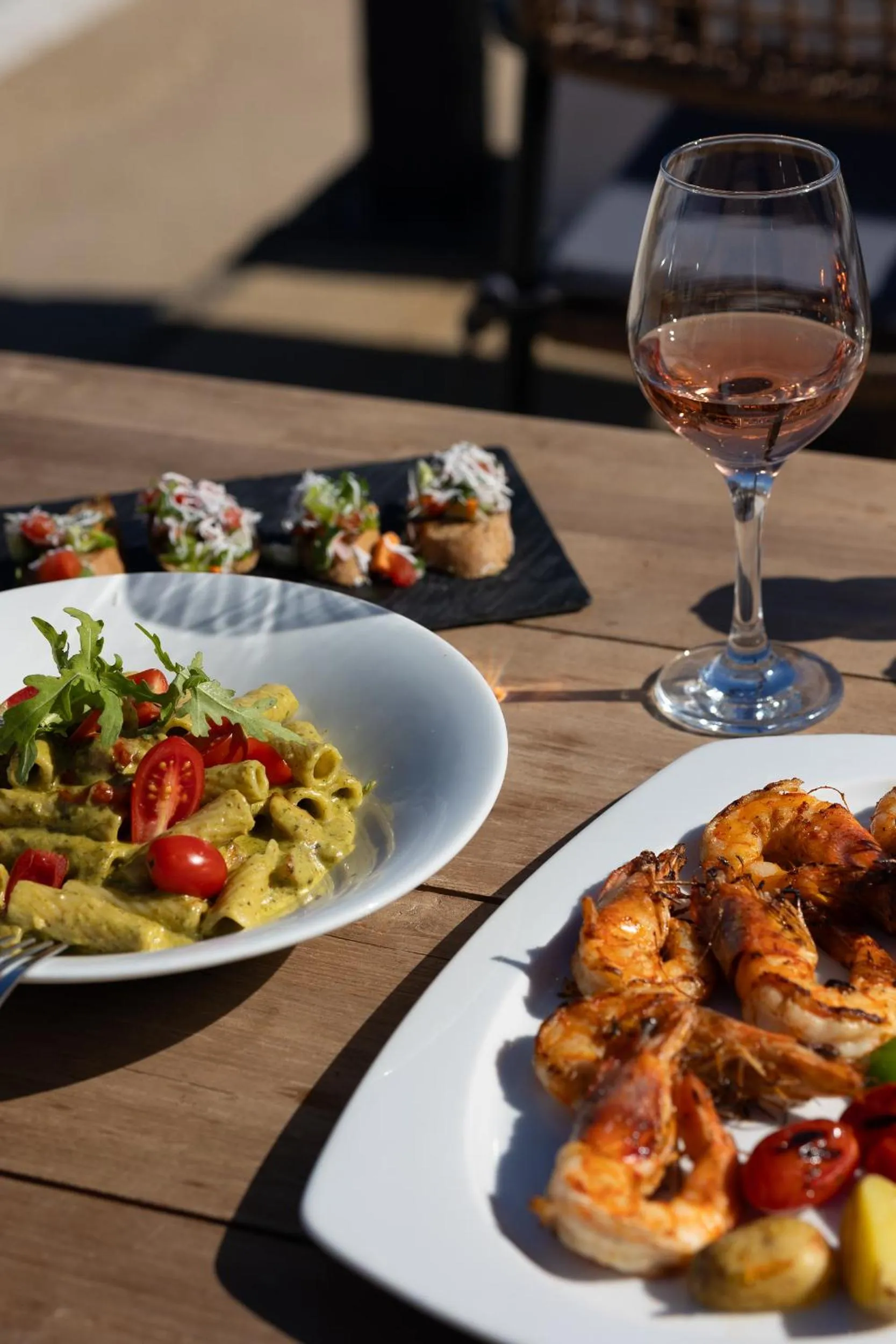 Restaurant/places to eat in Oasis Beach Hotel