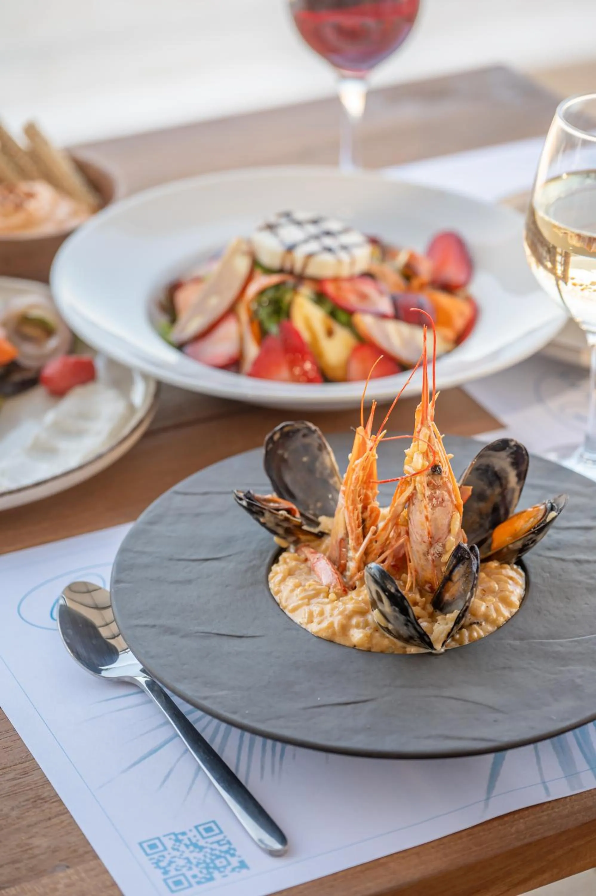 Restaurant/places to eat in Oasis Beach Hotel