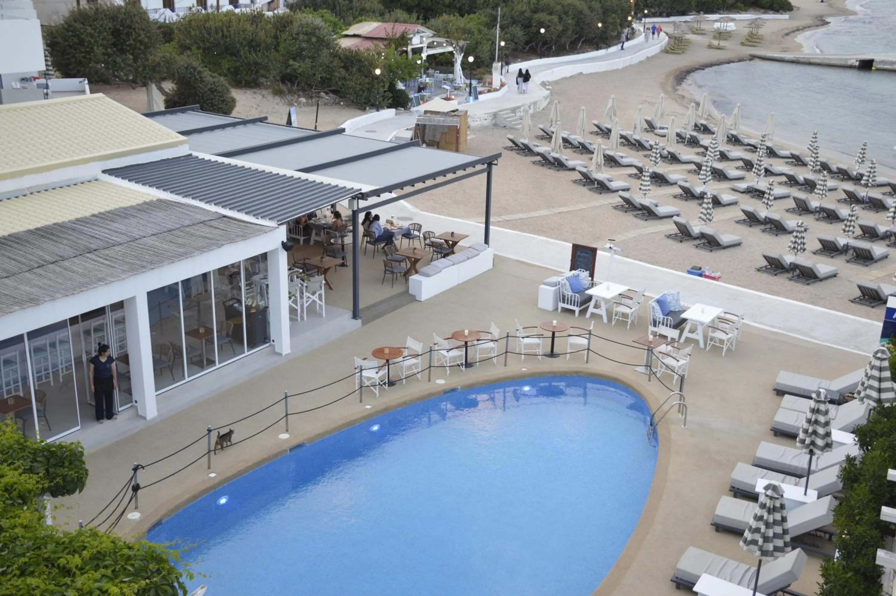 Restaurant/places to eat in Oasis Beach Hotel