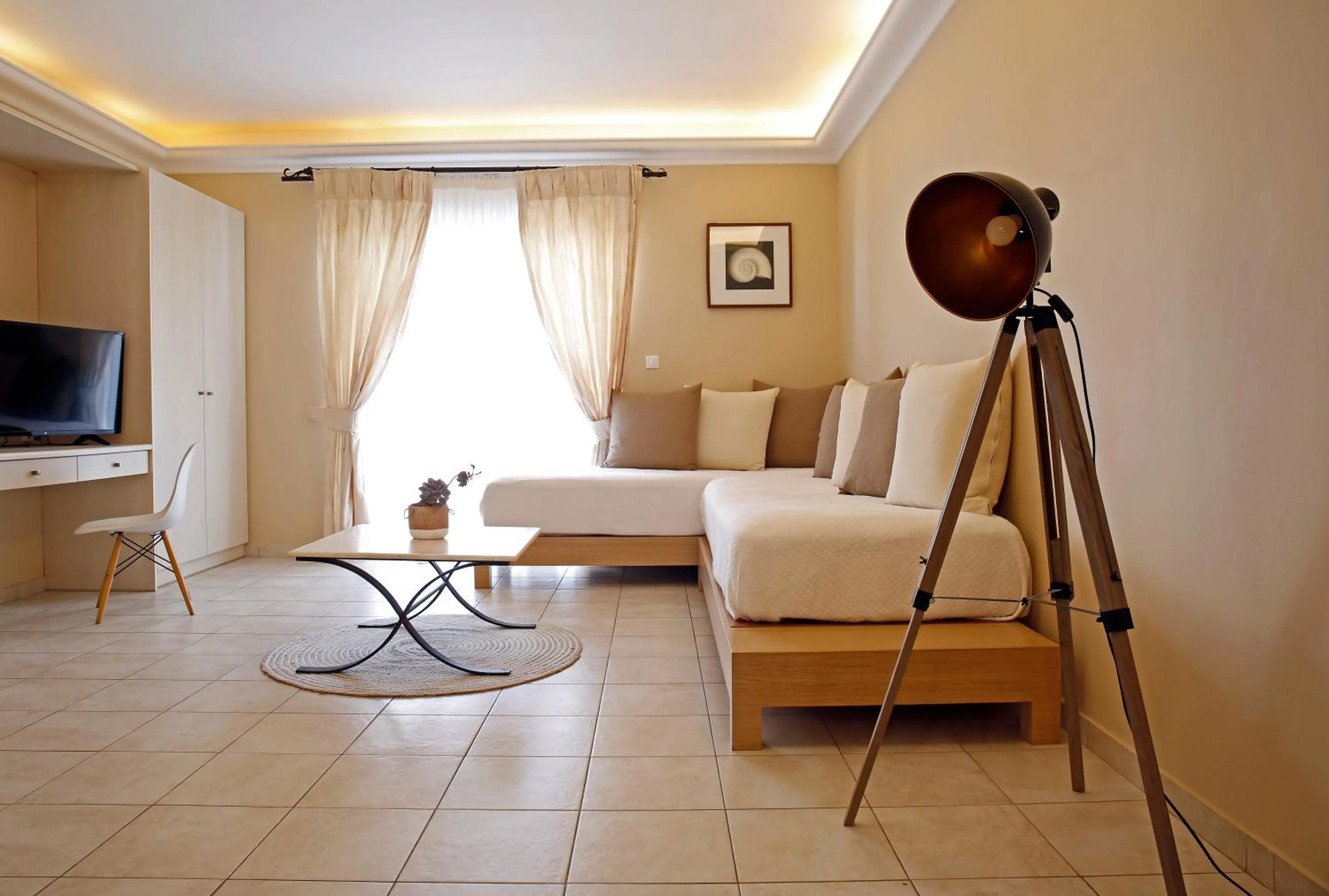 TV and multimedia in Oasis Beach Hotel