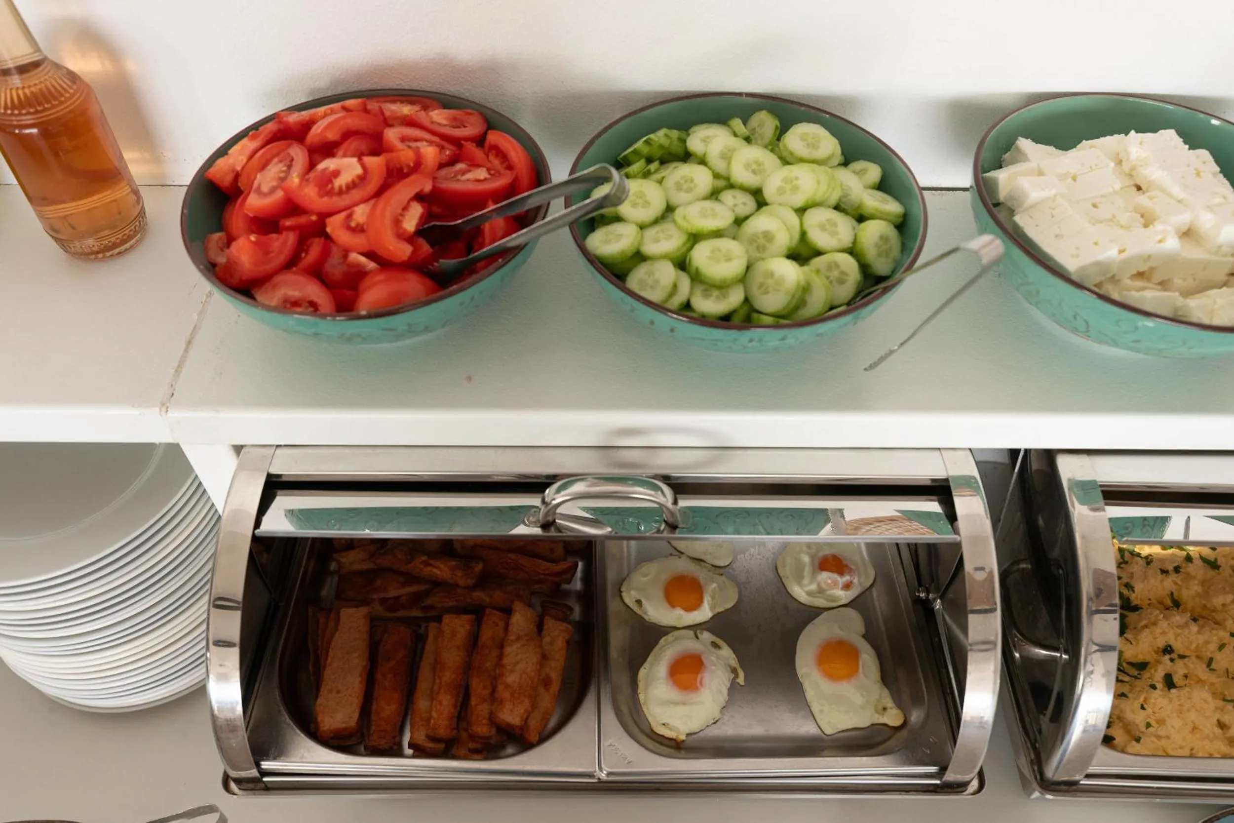 Restaurant/places to eat in Oasis Beach Hotel