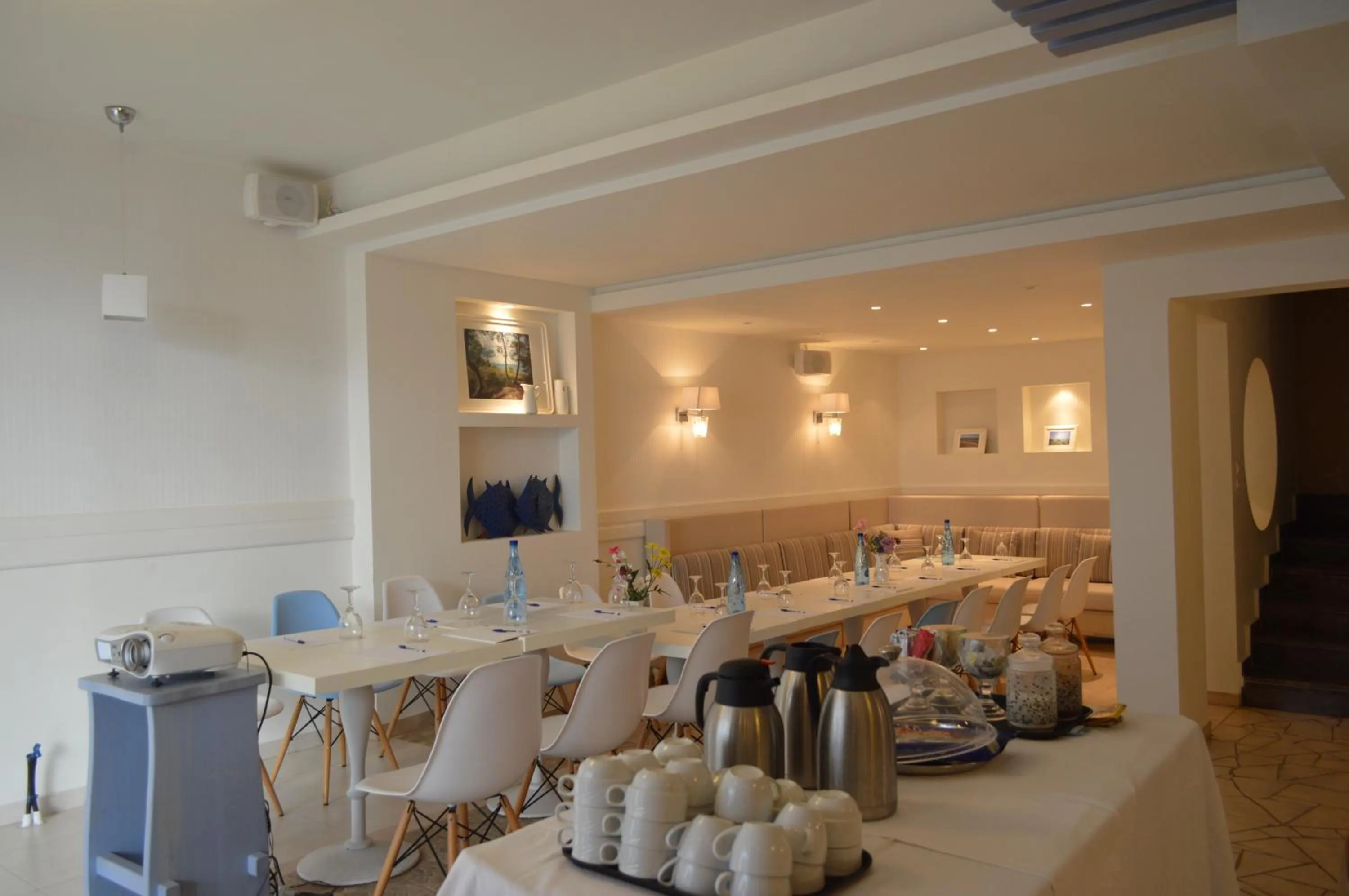 TV and multimedia in Oasis Beach Hotel