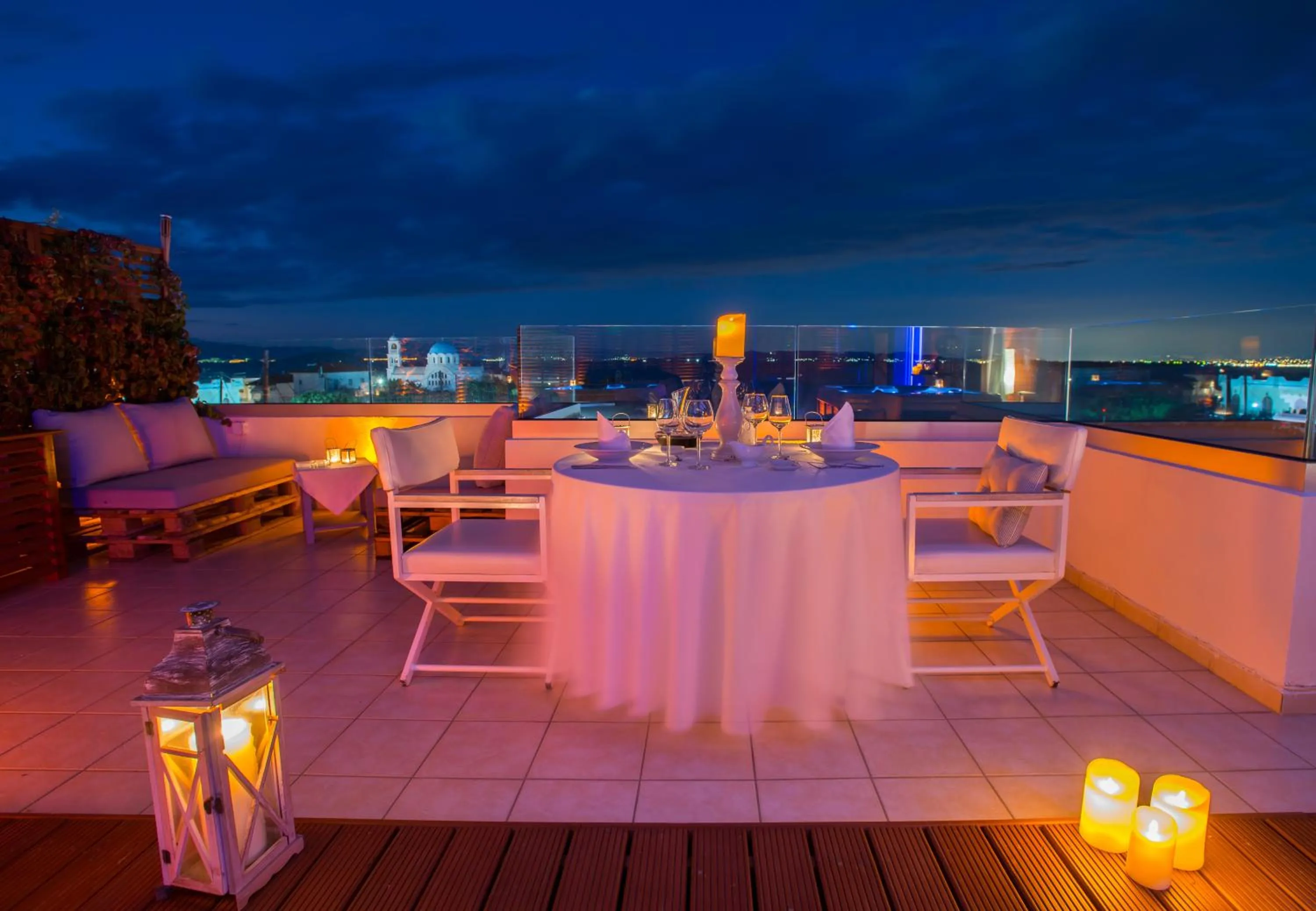 Restaurant/places to eat in Oasis Beach Hotel