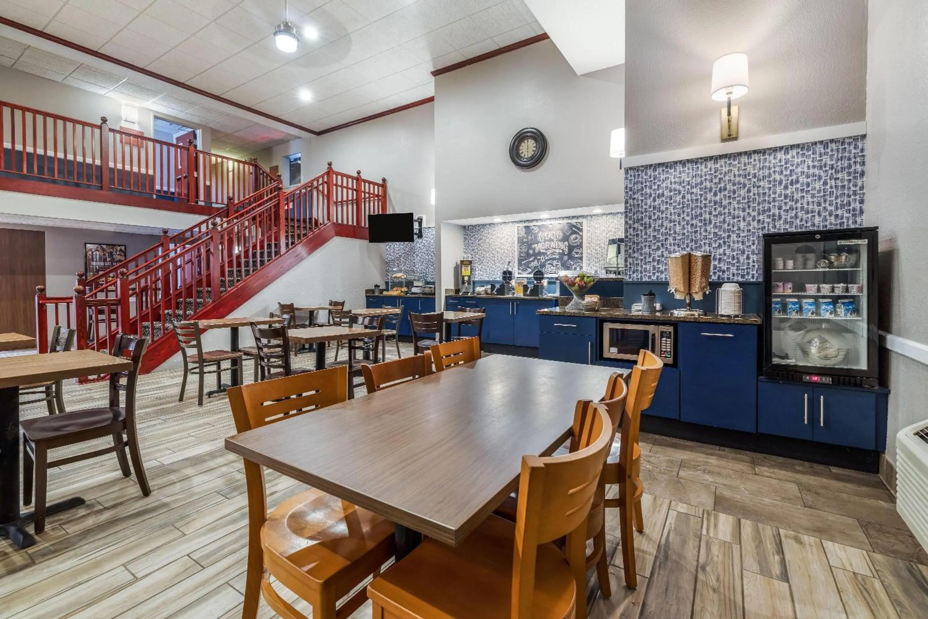 Restaurant/places to eat in AmericInn by Wyndham Mounds View Minneapolis