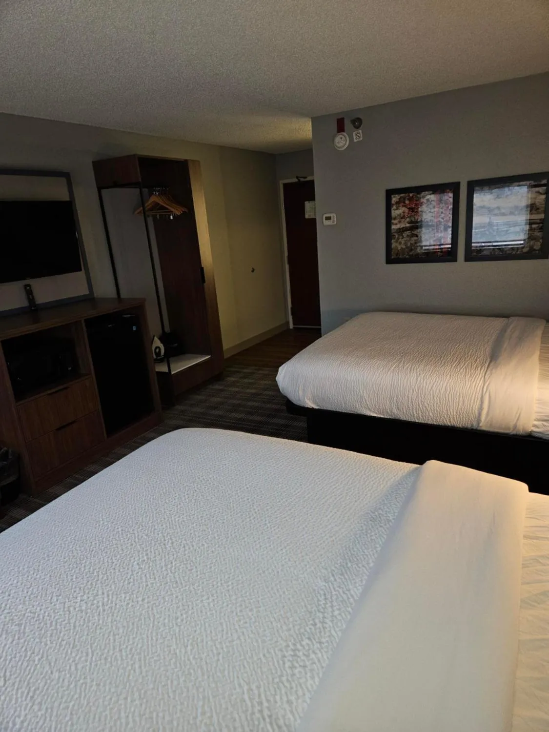 Property building, Bed in AmericInn by Wyndham Mounds View Minneapolis