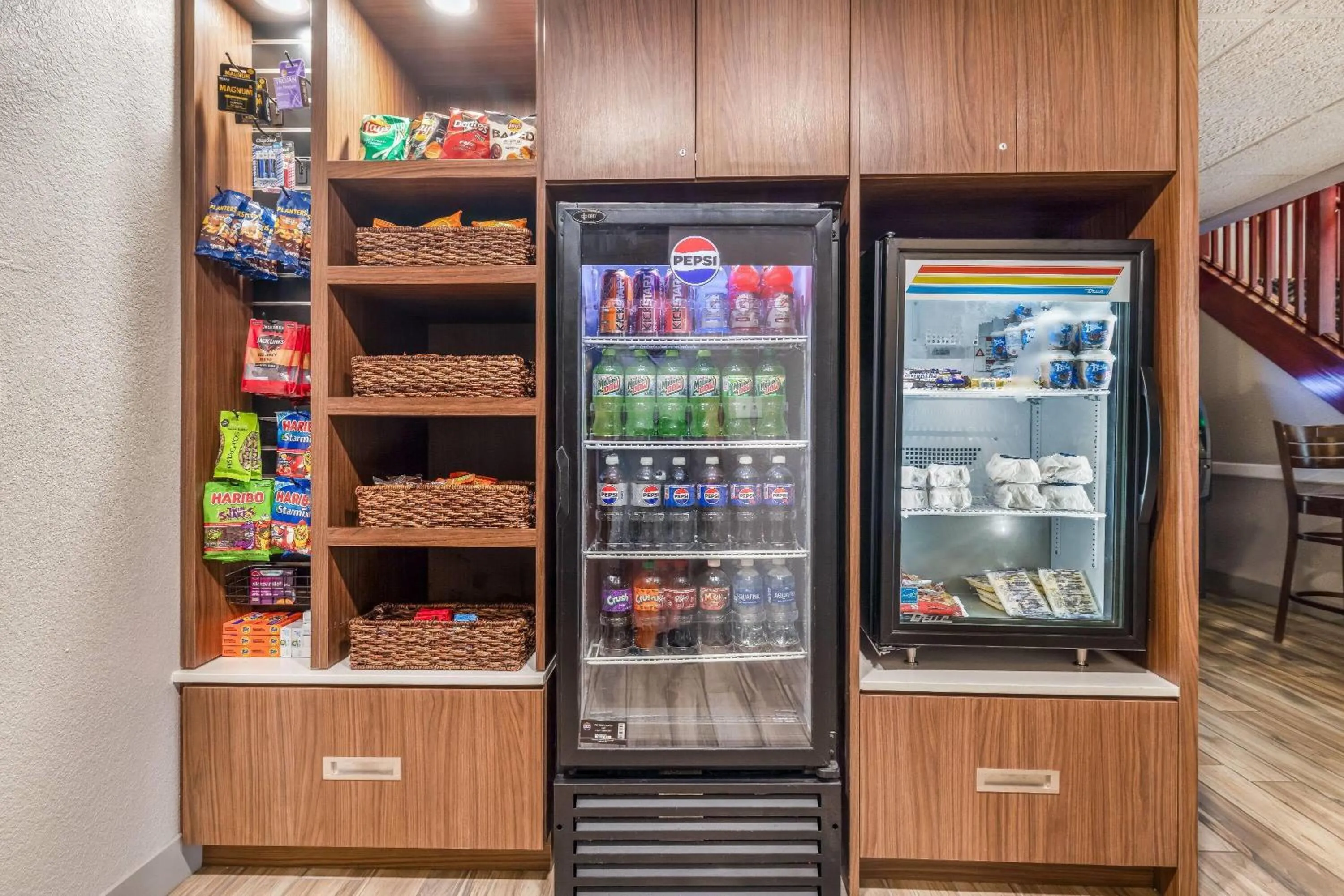 Food and drinks in AmericInn by Wyndham Mounds View Minneapolis