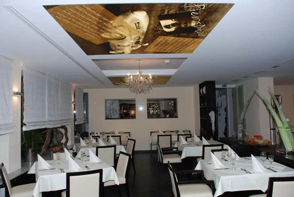Restaurant/places to eat in Hotel Hamann