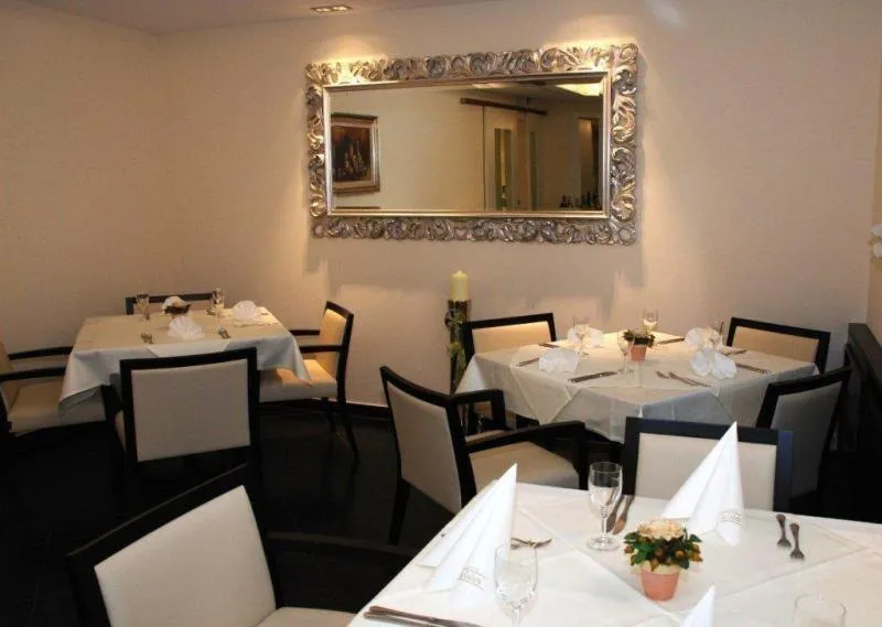 Restaurant/places to eat in Hotel Hamann