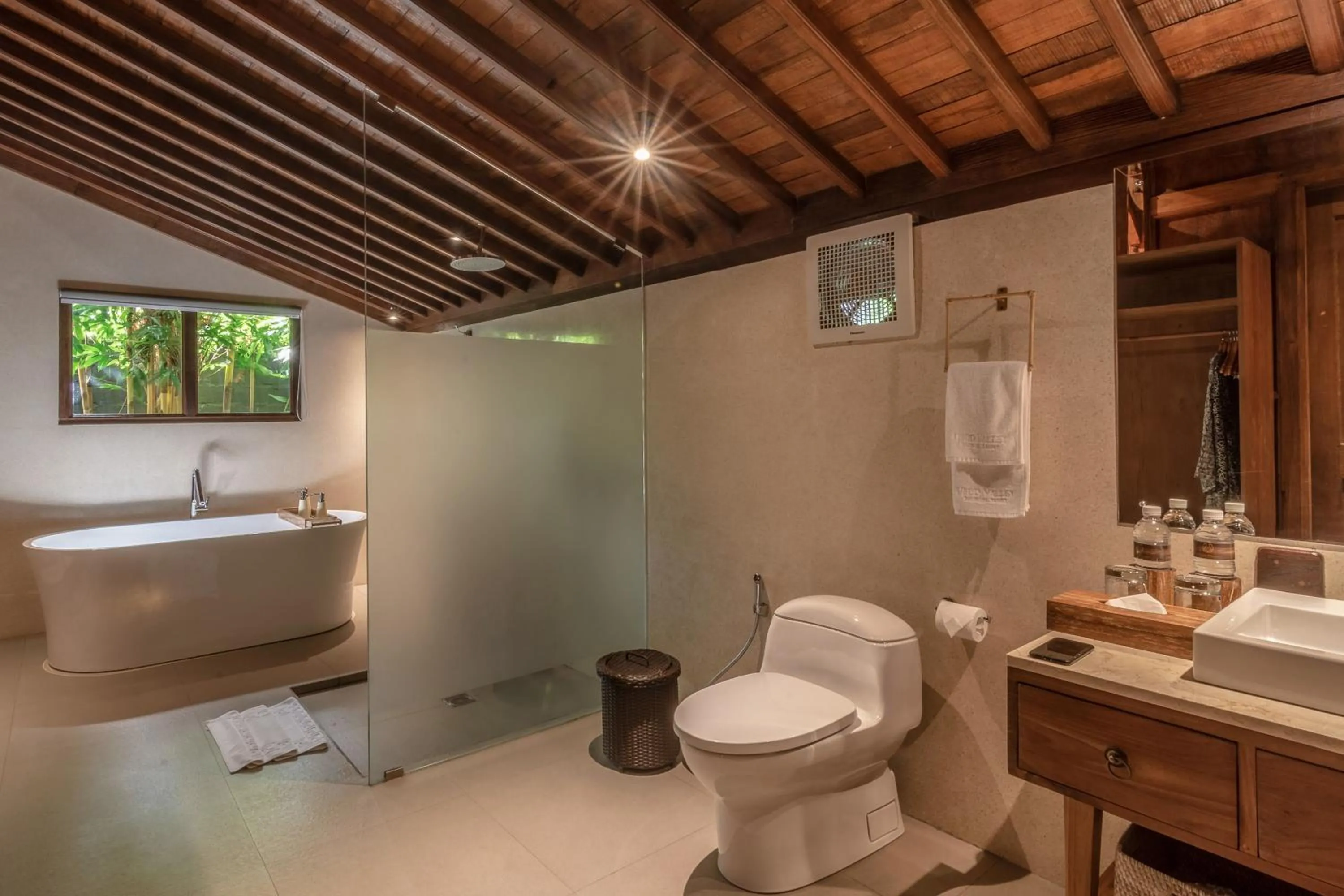 Toilet in Ubud Valley Boutique Resort