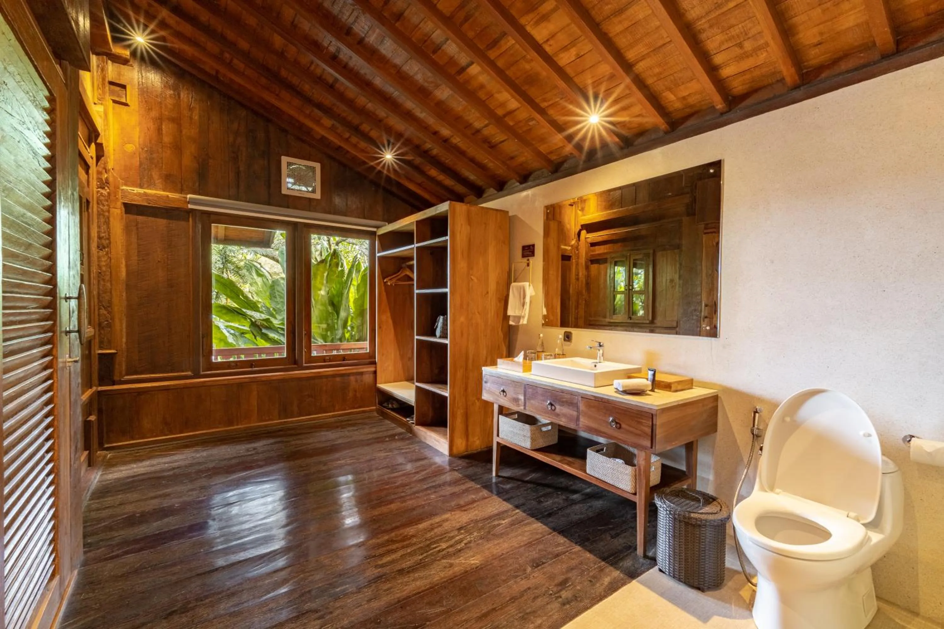 Toilet in Ubud Valley Boutique Resort