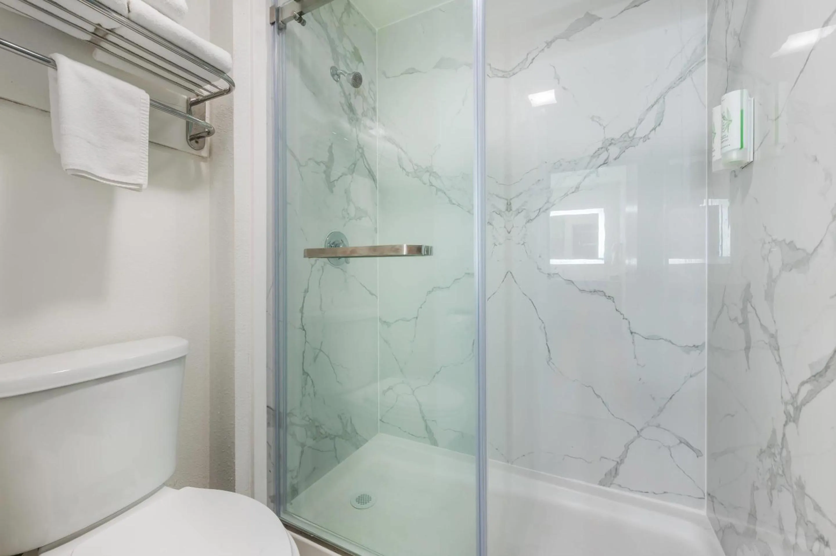 Bedroom in Sleep Inn Champaign North - Urbana