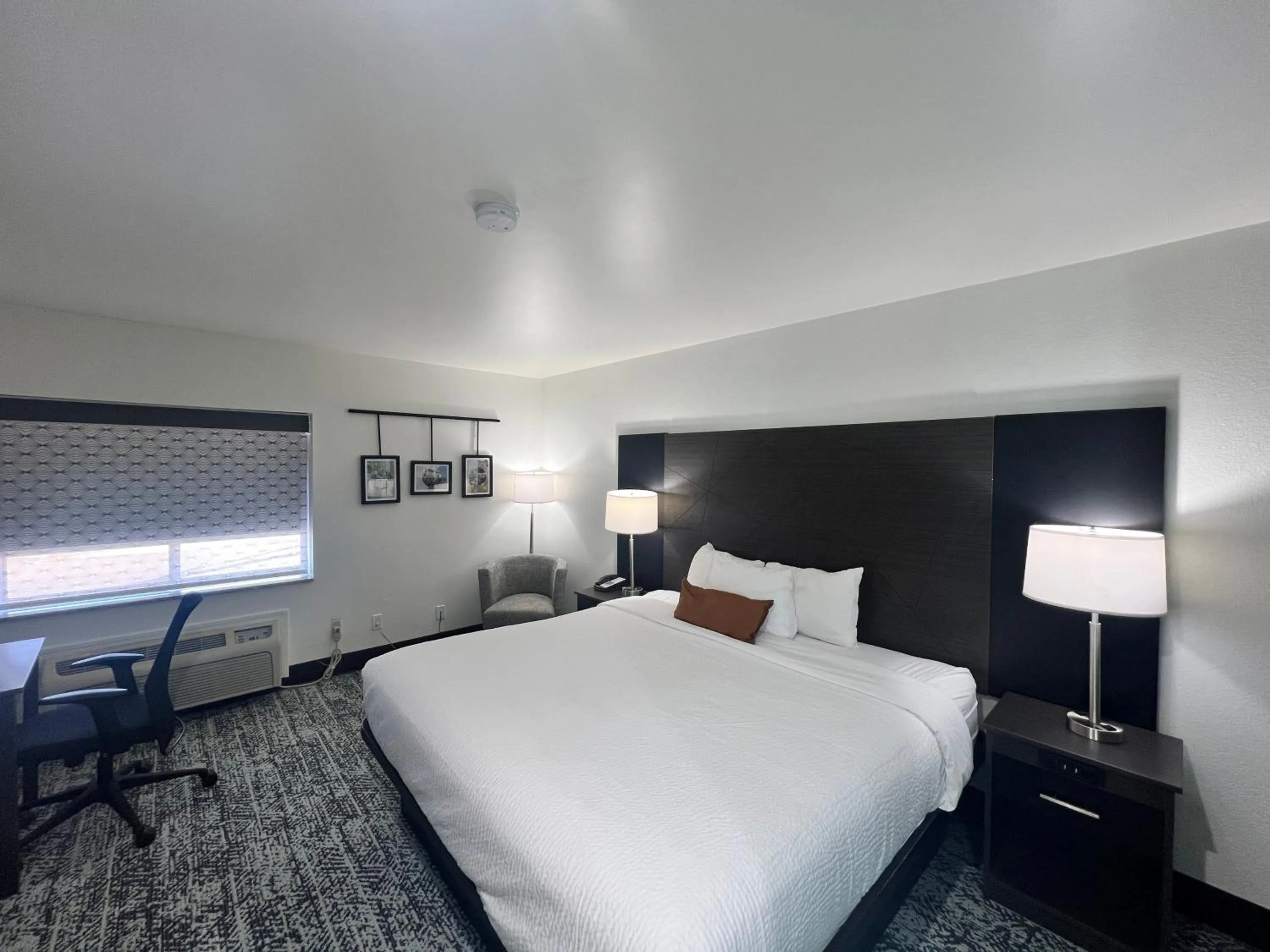 Bed in Sleep Inn Champaign North - Urbana