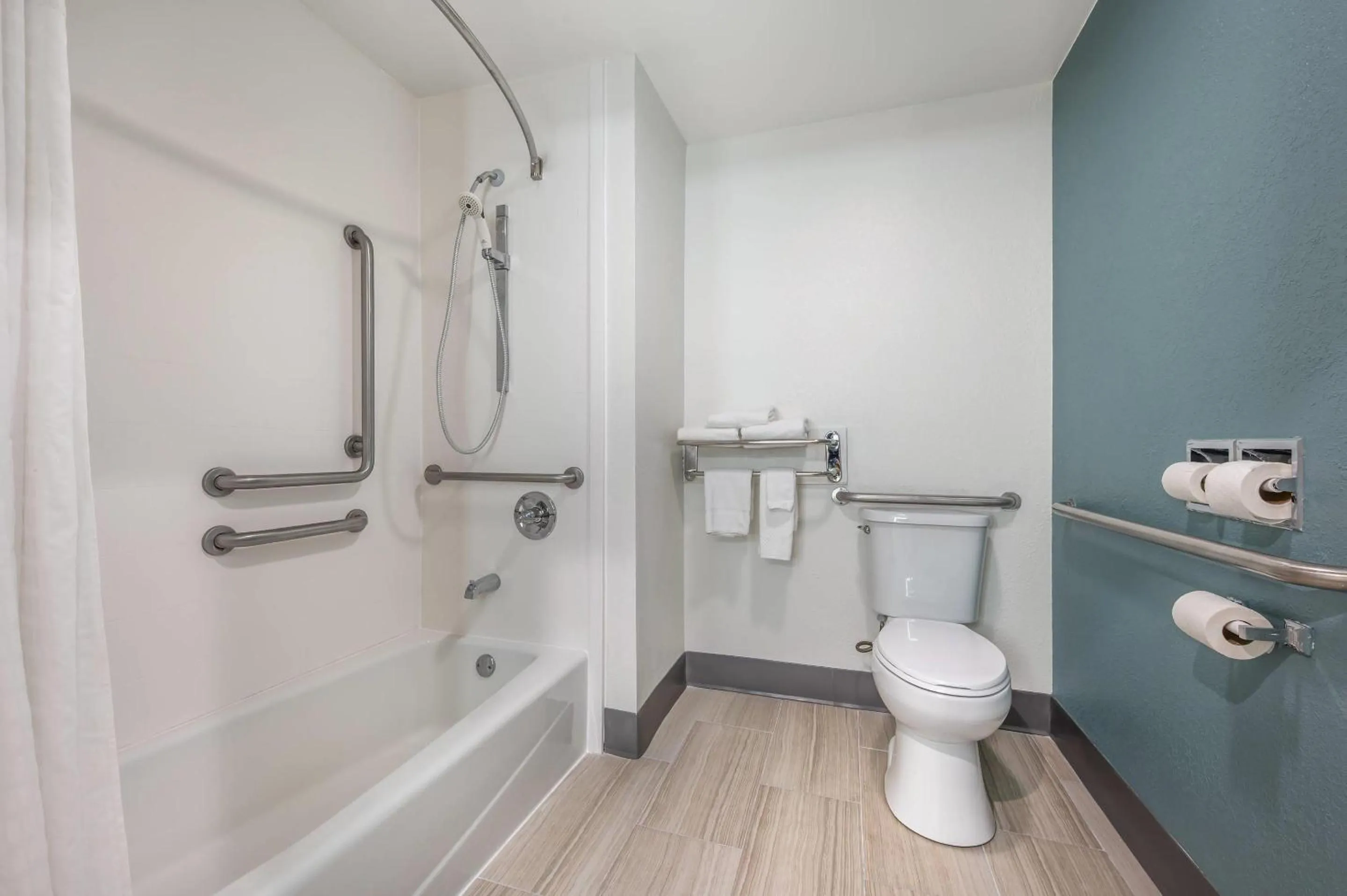 Bedroom in Sleep Inn Champaign North - Urbana