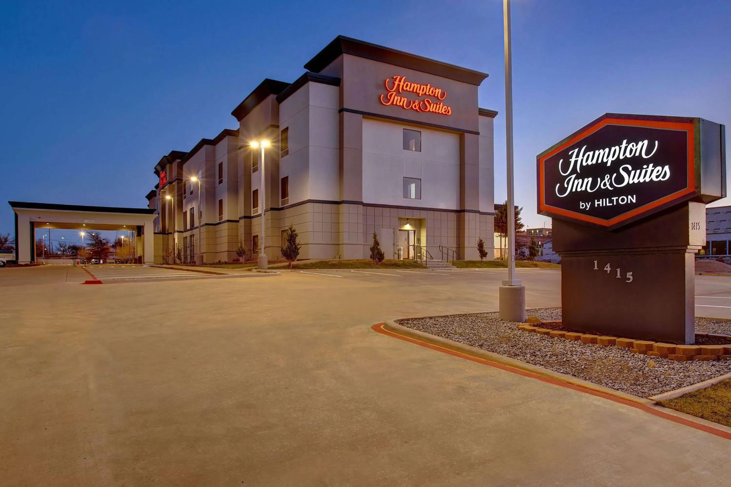 Property building in Hampton Inn & Suites Borger