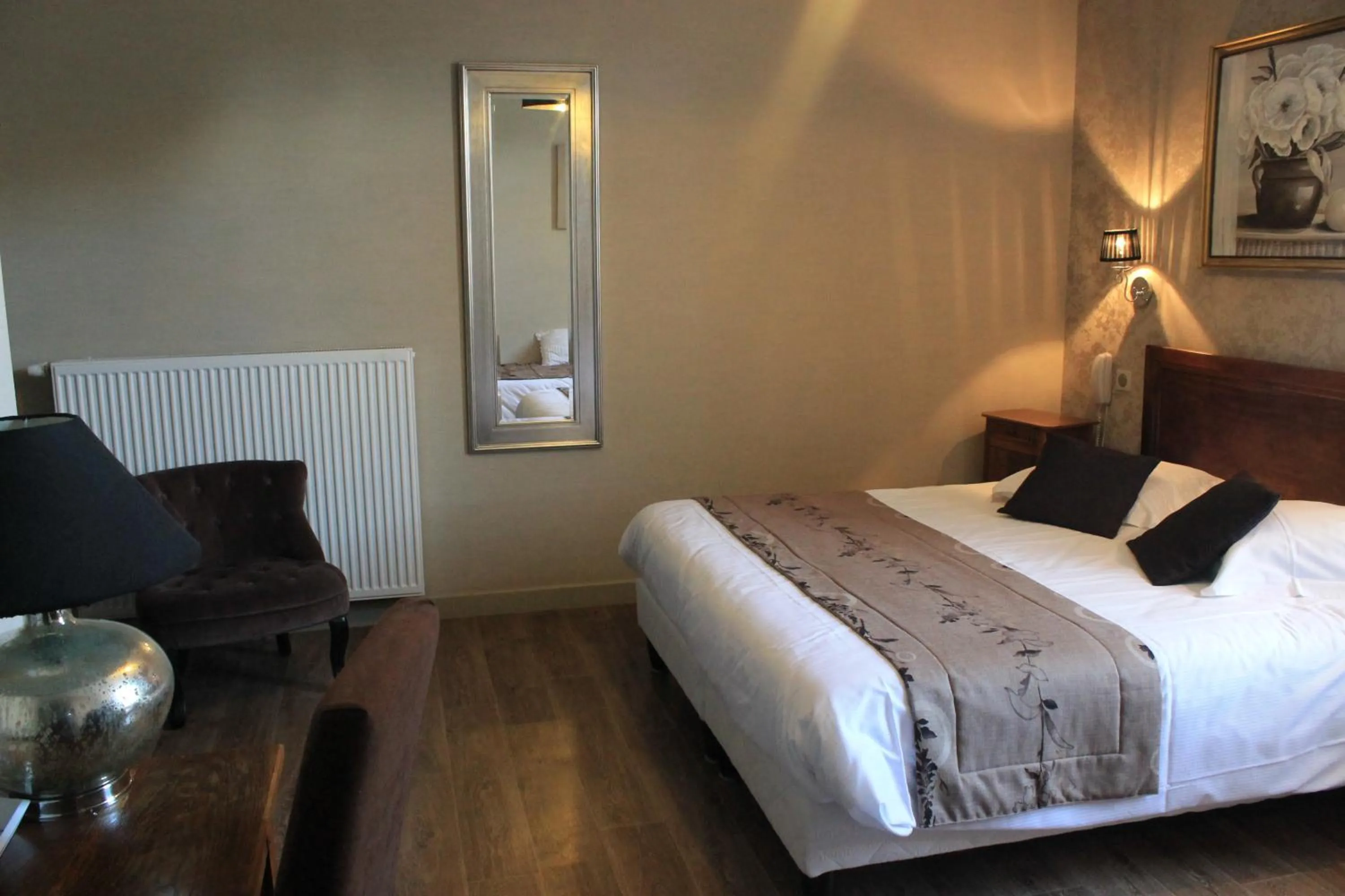 Photo of the whole room, Bed in Hôtel Restaurant Le Moulin de Saint Verand