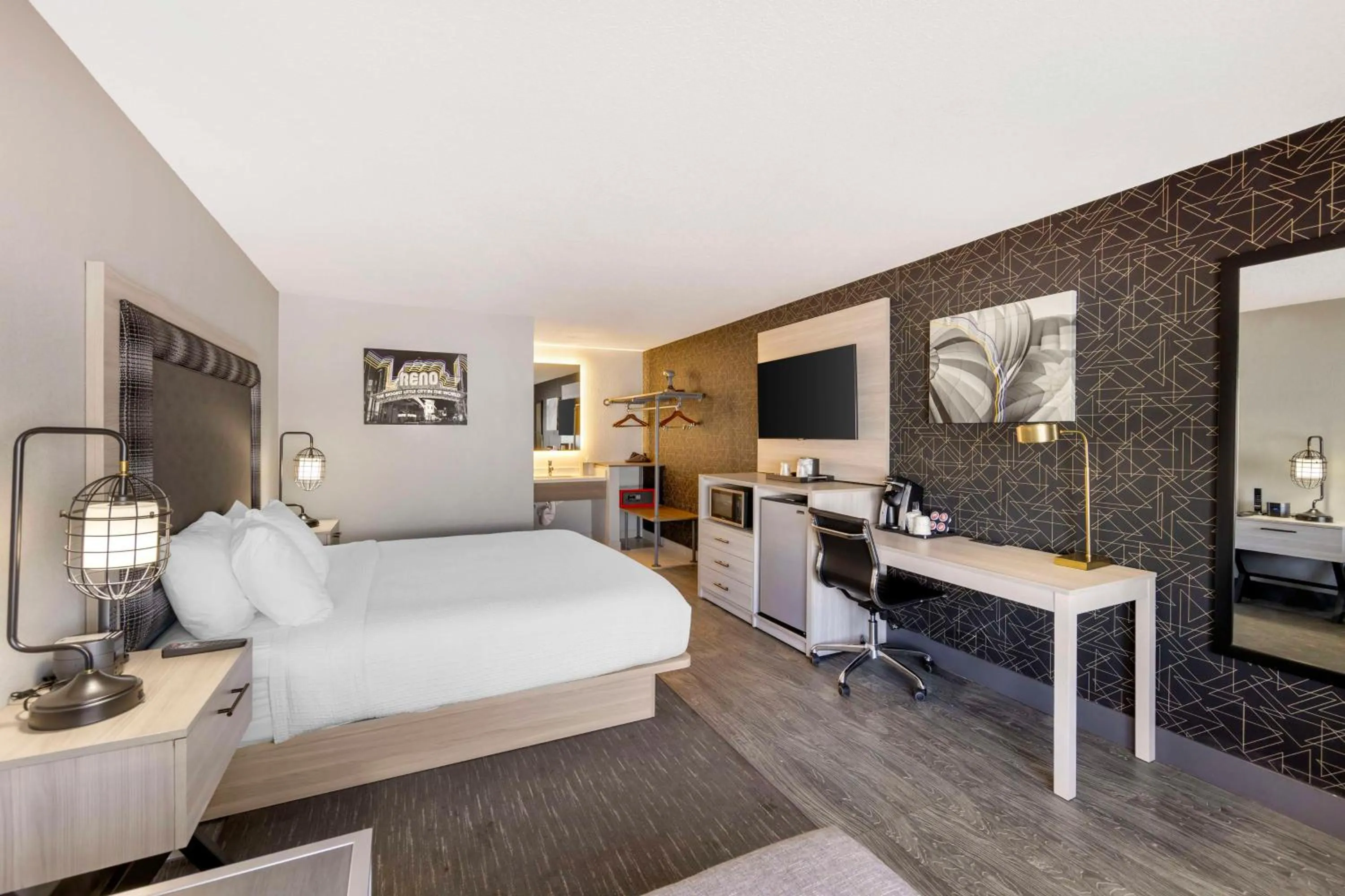 Bedroom, Bed in Aiden by Best Western South Reno