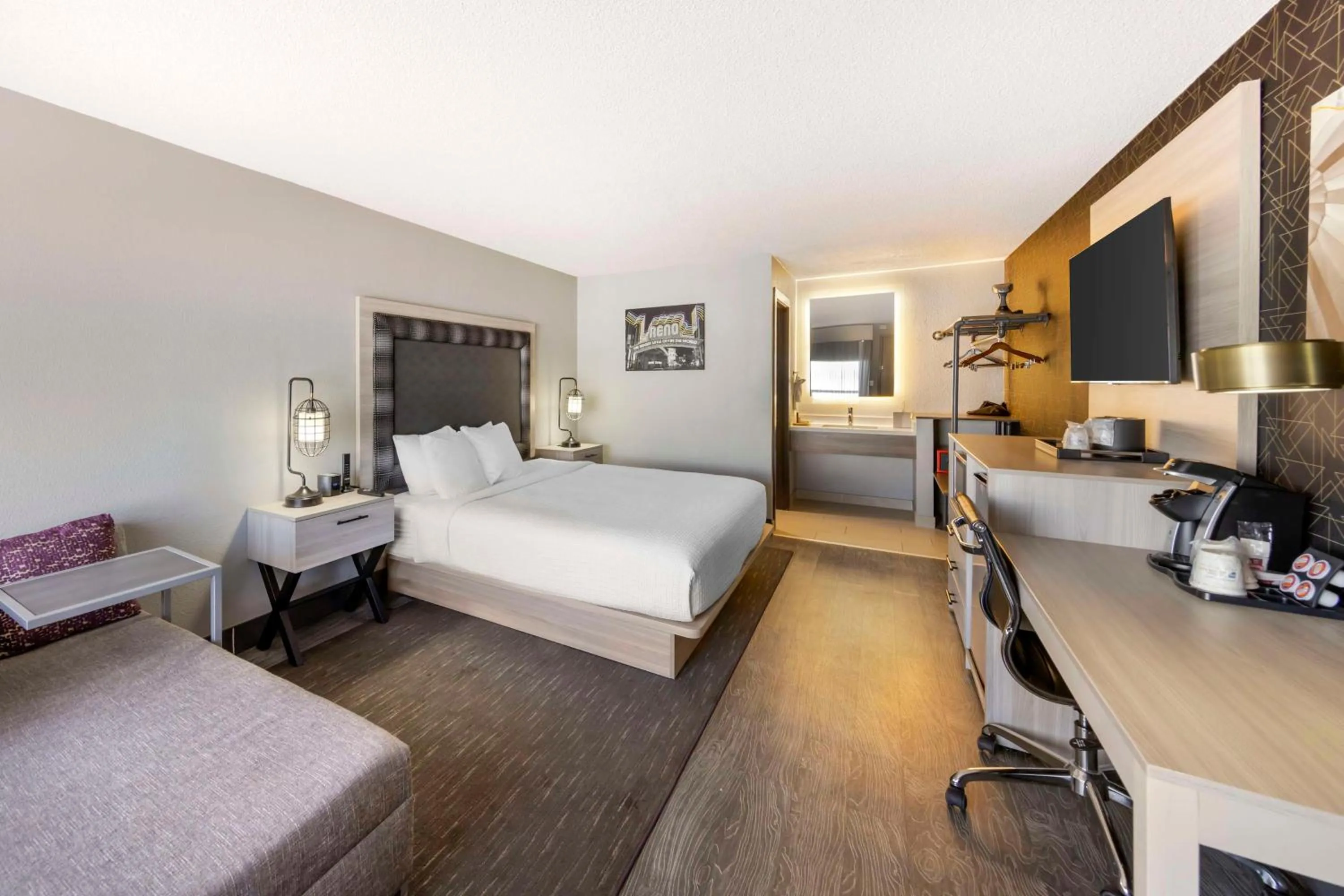 Bedroom, Bed in Aiden by Best Western South Reno